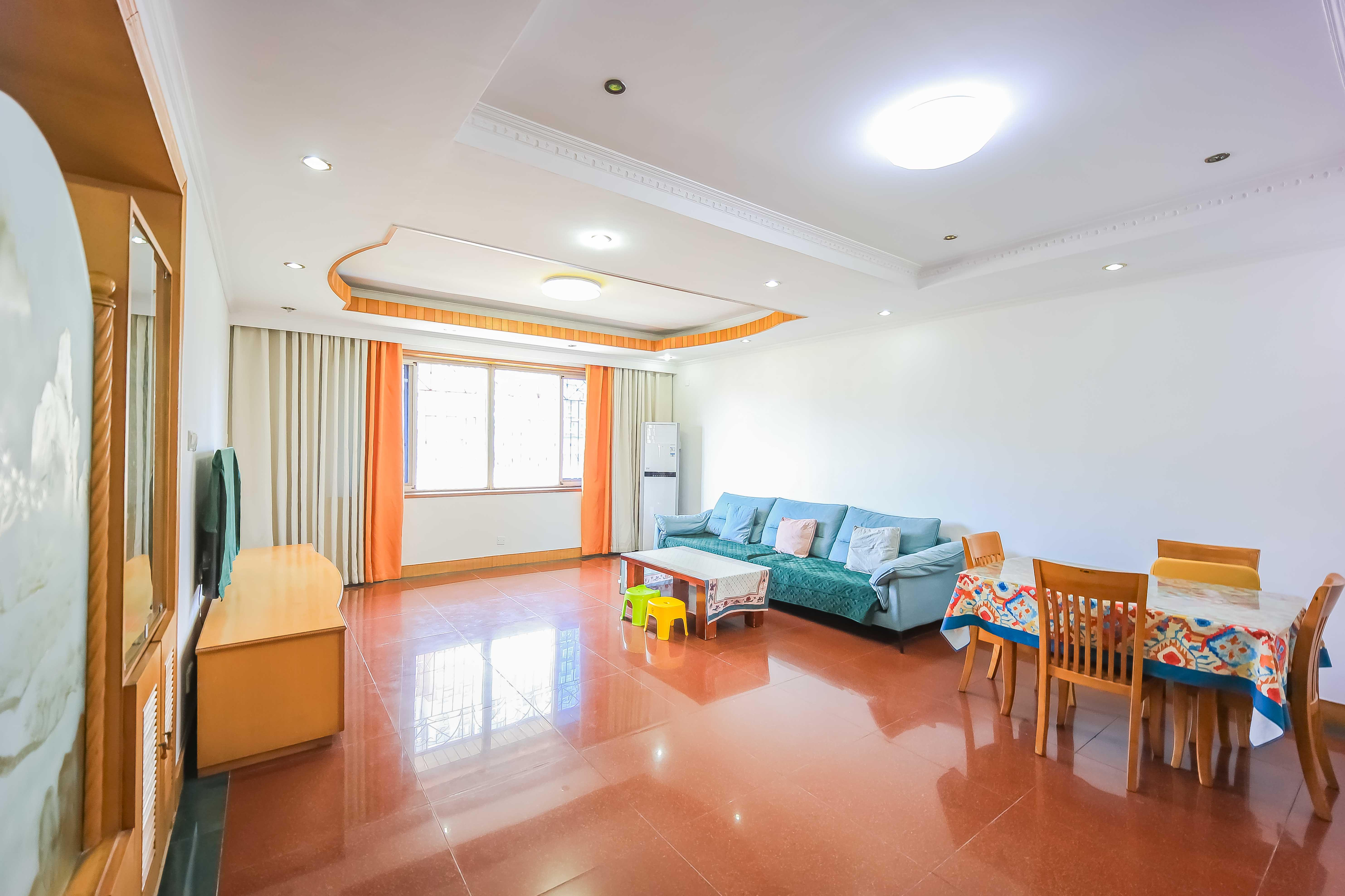 湘江航运宿舍  3室2厅1卫    59.8万 湘江航运宿舍  3室2厅1卫    59.8万客厅