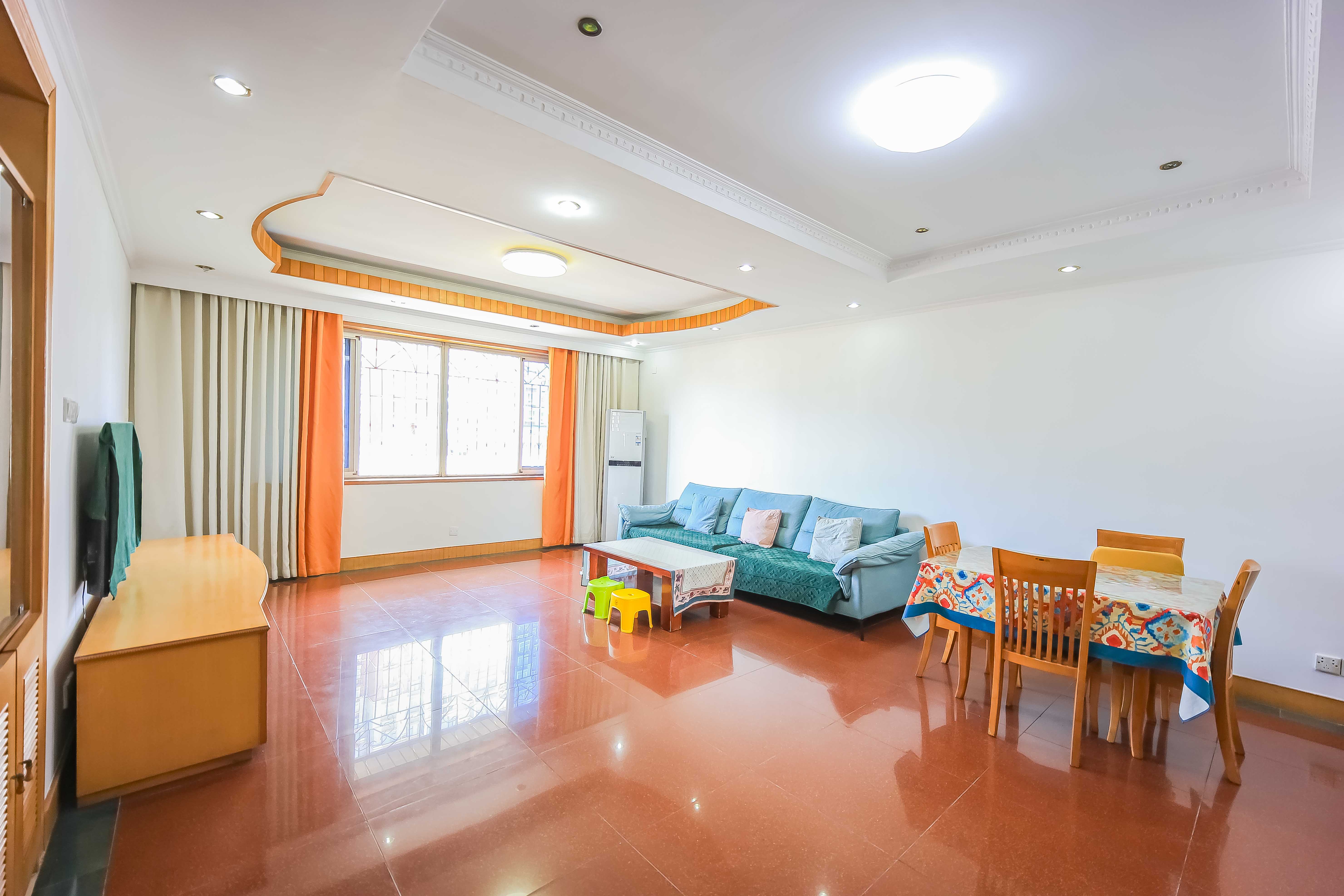 湘江航运宿舍  3室2厅1卫    59.8万 湘江航运宿舍  3室2厅1卫    59.8万客厅