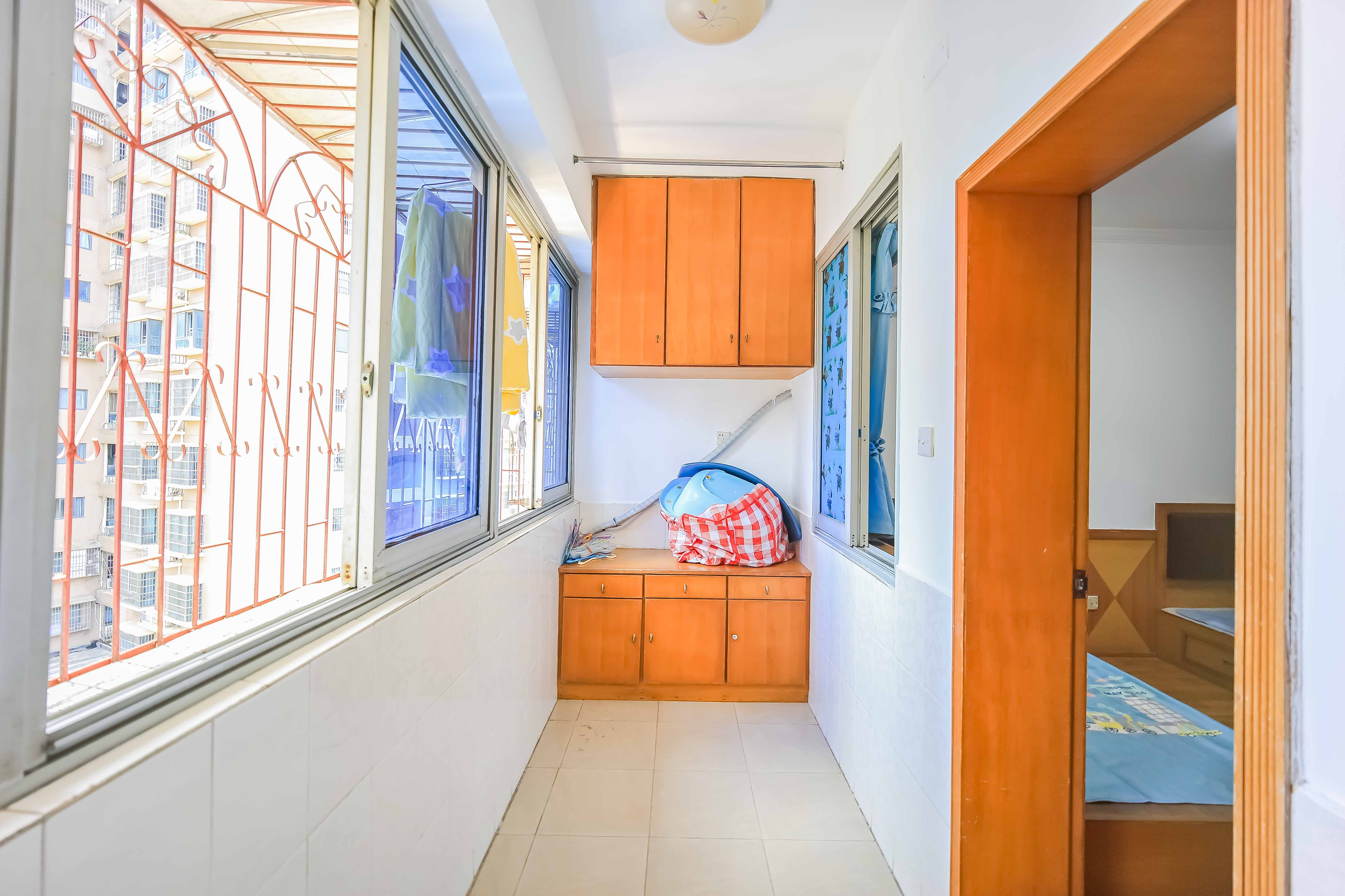 湘江航运宿舍  3室2厅1卫    59.8万 湘江航运宿舍  3室2厅1卫    59.8万阳台