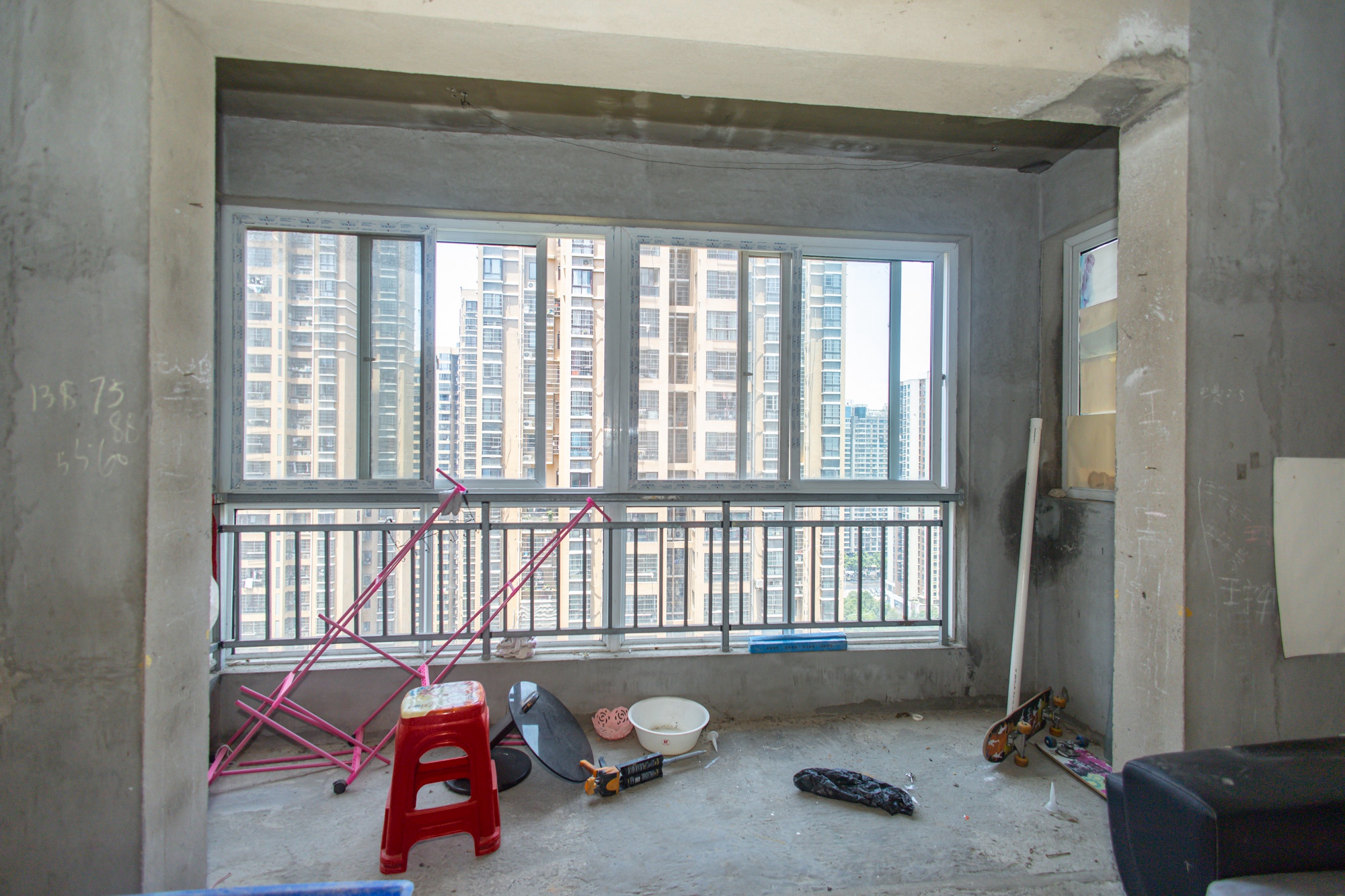 楚天世纪城西苑 3室2厅2卫 69.0万 楚天世纪城西苑 3室2厅2卫 69.0万阳台