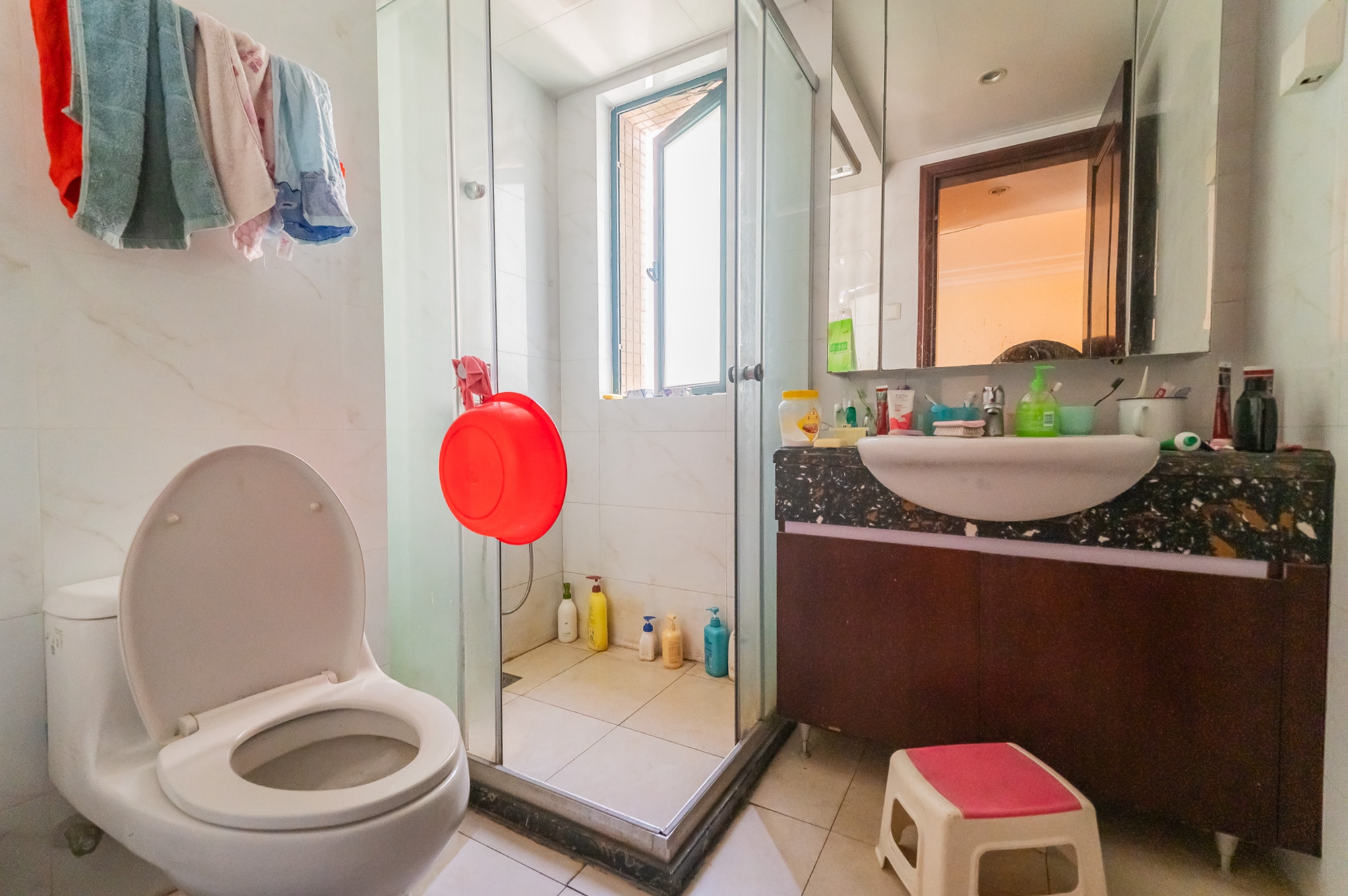 恒大翡翠华庭 2室2厅1卫 57.0万 恒大翡翠华庭 2室2厅1卫 57.0万卫生间