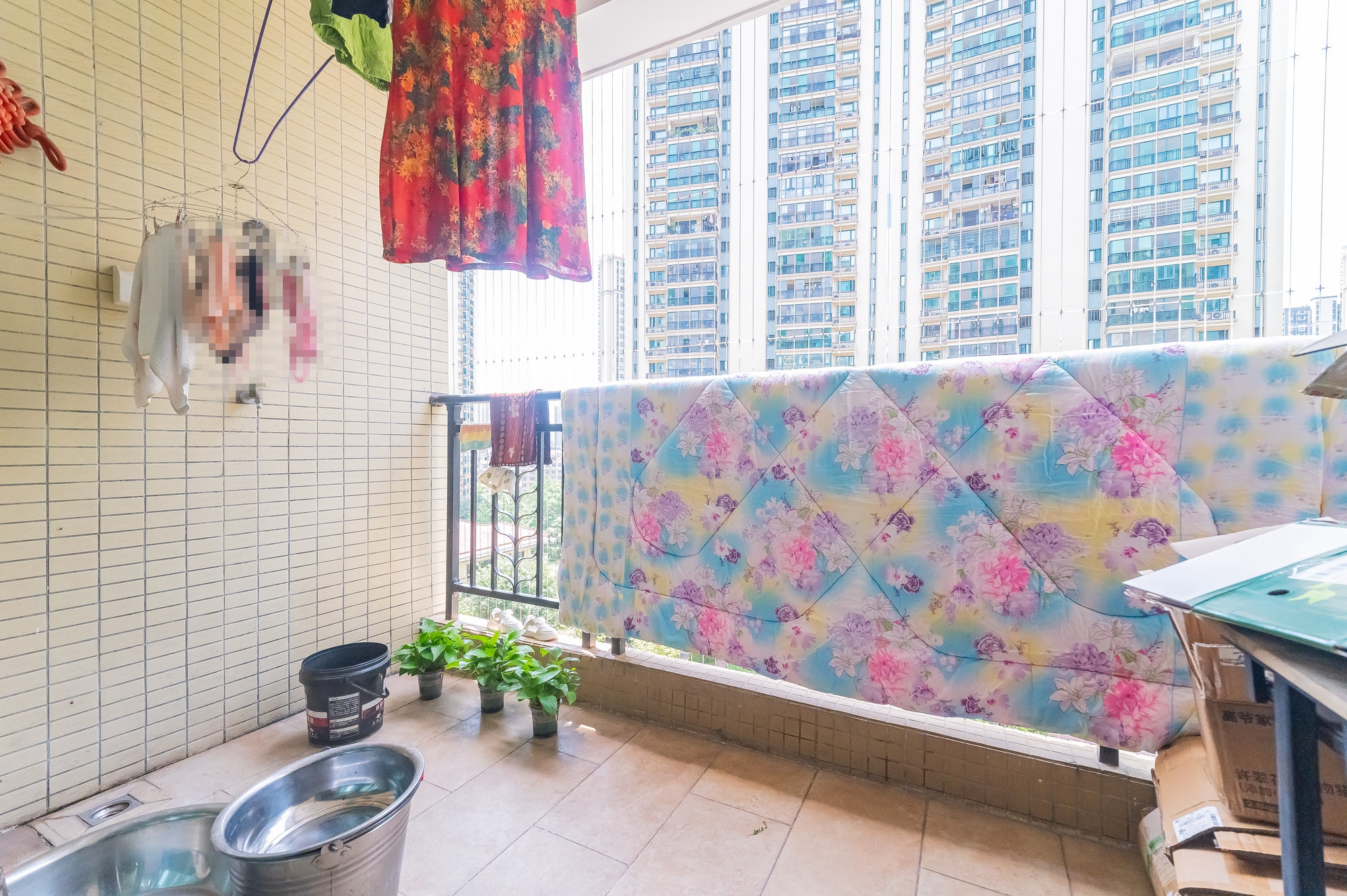 恒大翡翠华庭 2室2厅1卫 57.0万 恒大翡翠华庭 2室2厅1卫 57.0万阳台