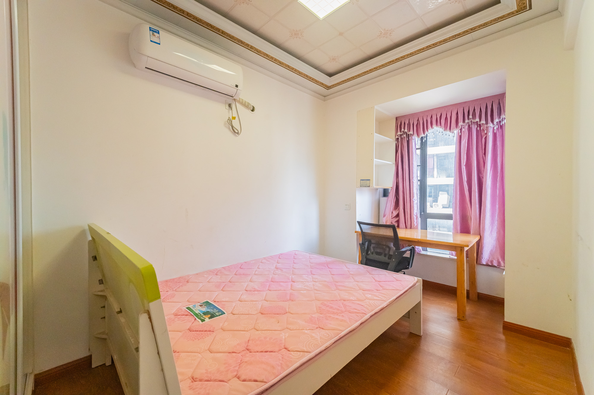 恒基凯旋门一二期  3室1厅1卫    76.8万 恒基凯旋门一二期  3室1厅1卫    76.8万卧室