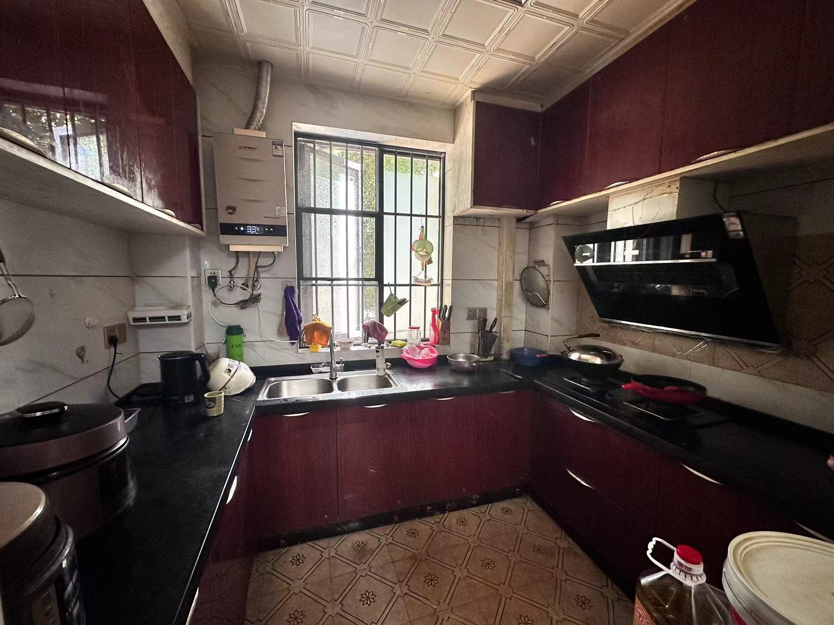 新桂广场 4室2厅2卫 85.8万 新桂广场 4室2厅2卫 85.8万客厅