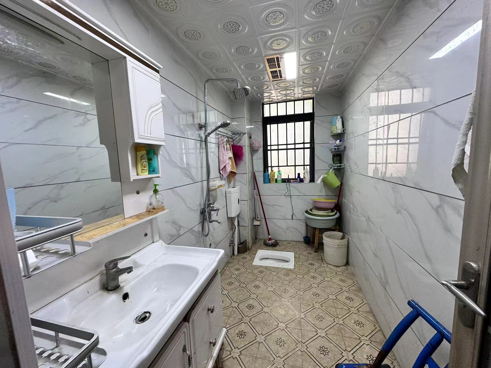 新桂广场 4室2厅2卫 85.8万 新桂广场 4室2厅2卫 85.8万客厅