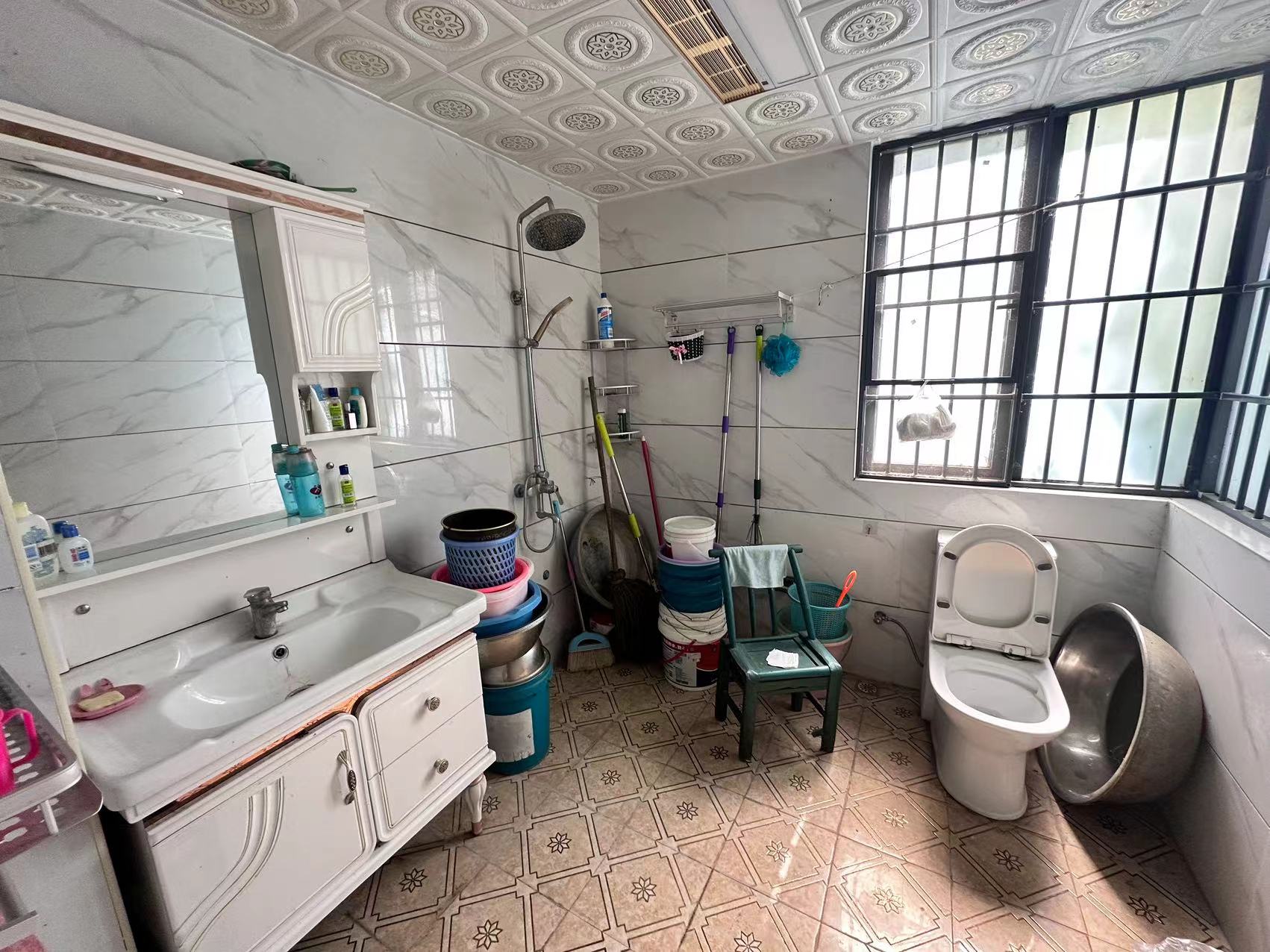 新桂广场 4室2厅2卫 85.8万 新桂广场 4室2厅2卫 85.8万客厅