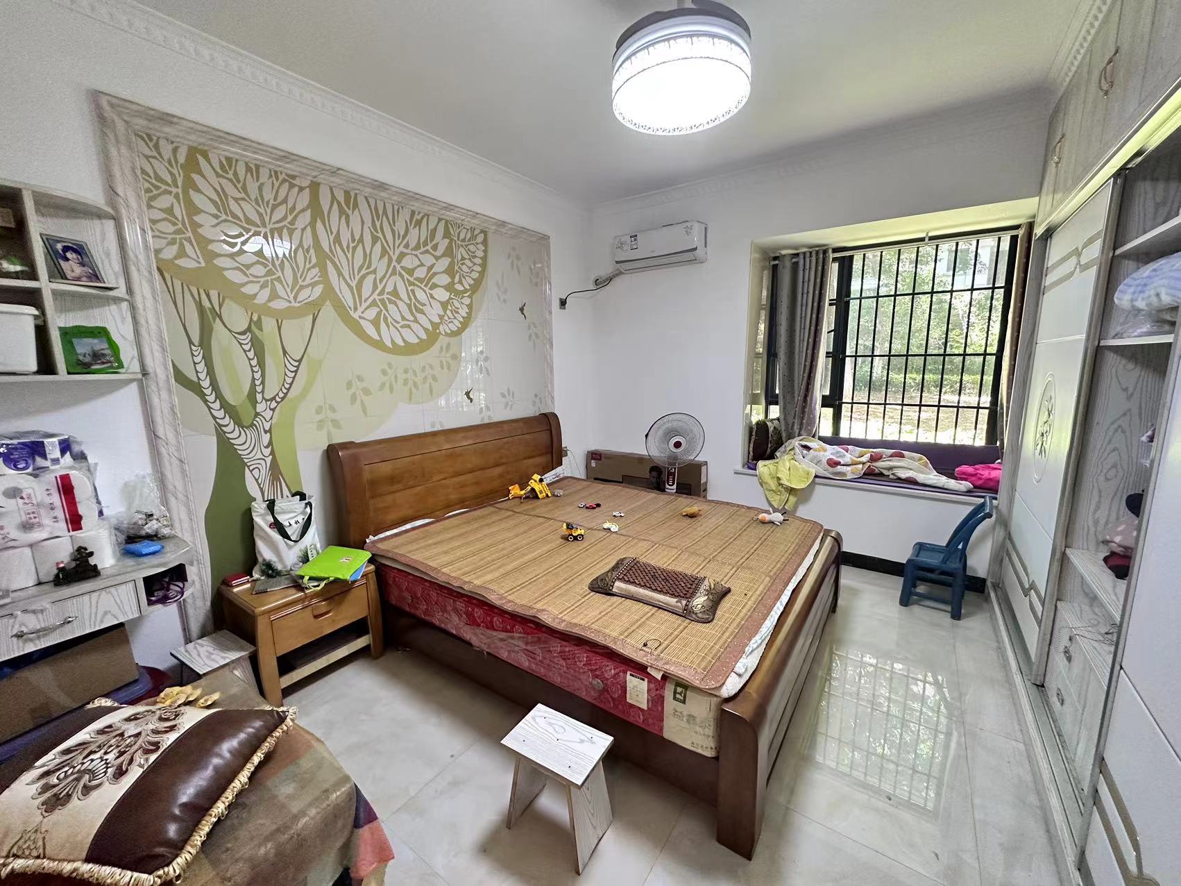 新桂广场 4室2厅2卫 85.8万 新桂广场 4室2厅2卫 85.8万客厅