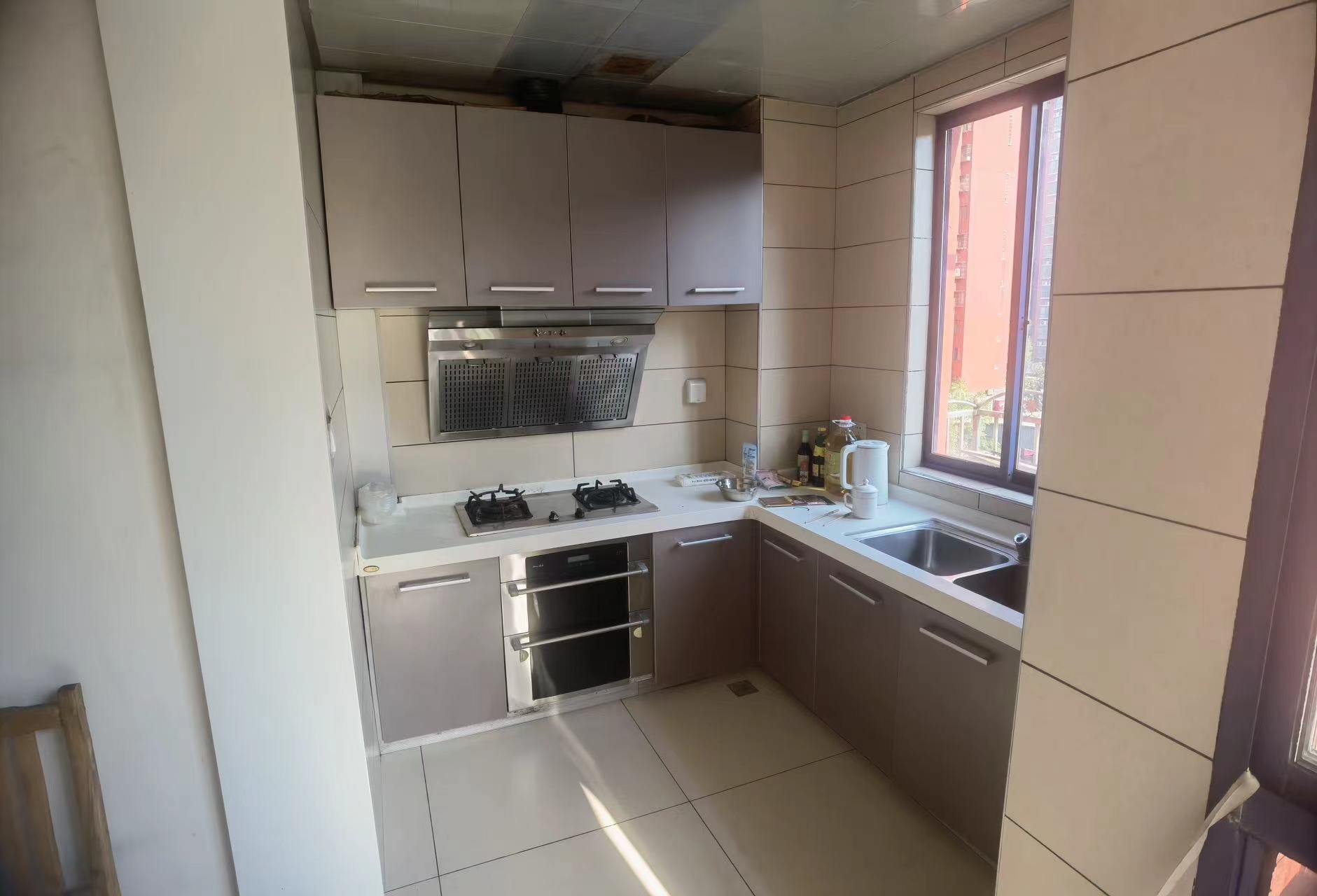 泉塘湾一期 4室2厅2卫 58.0万 泉塘湾一期 4室2厅2卫 58.0万客厅