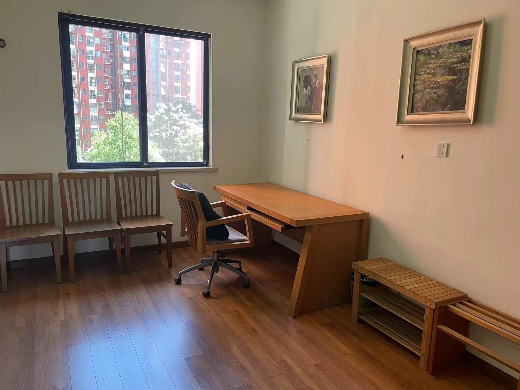 泉塘湾一期 4室2厅2卫 58.0万 泉塘湾一期 4室2厅2卫 58.0万客厅