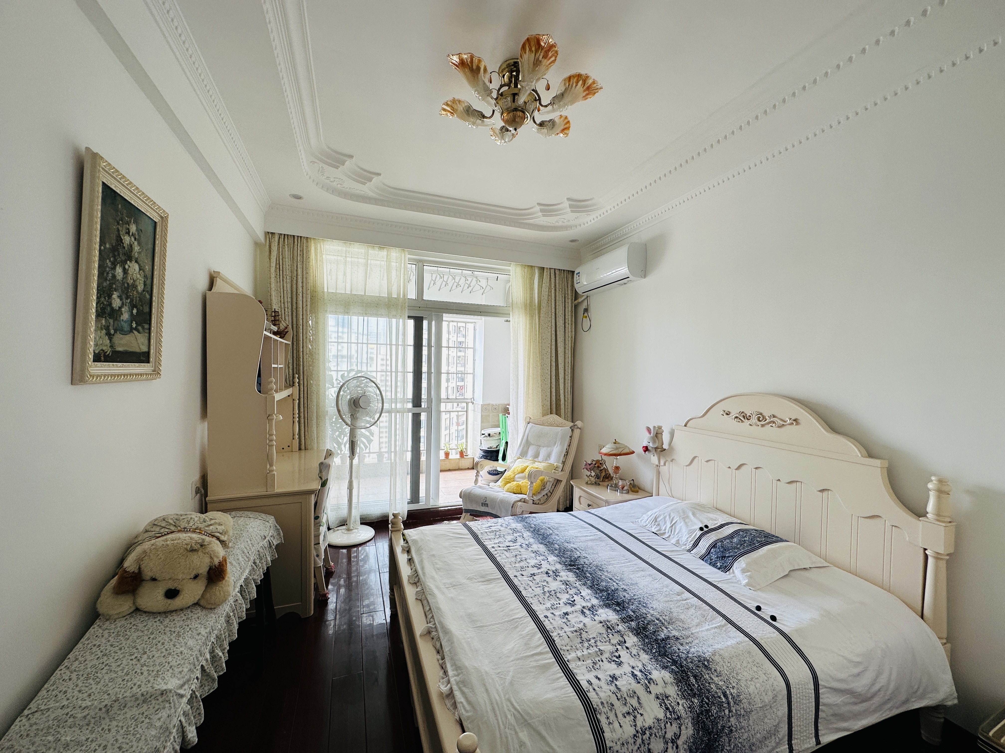 龙光海云天  3室2厅1卫    185.0万 龙光海云天  3室2厅1卫    185.0万卧室