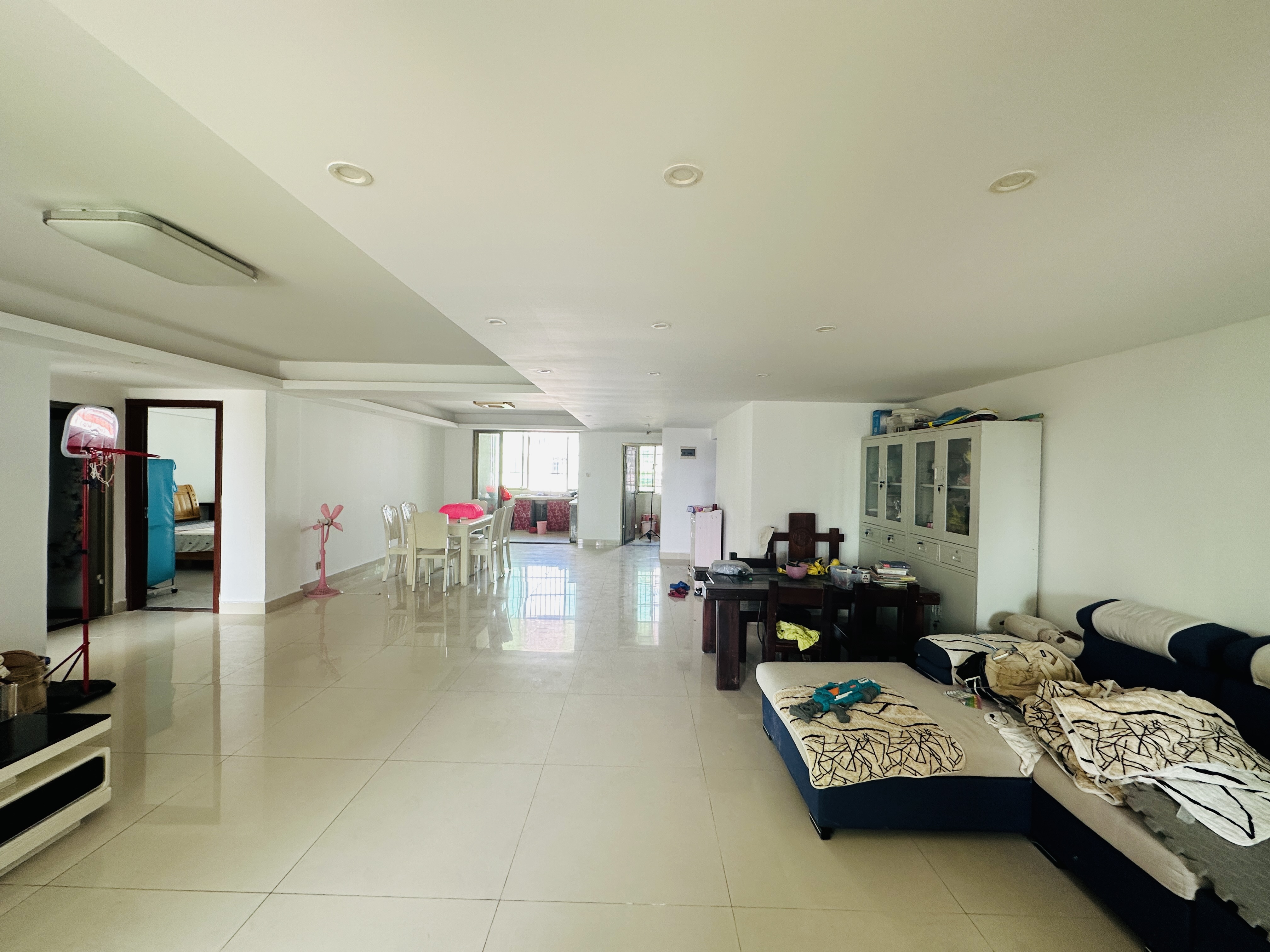 椰林小区(美兰区龙舌路) 3室2厅2卫 138.0万 椰林小区(美兰区龙舌路) 3室2厅2卫 138.0万客厅