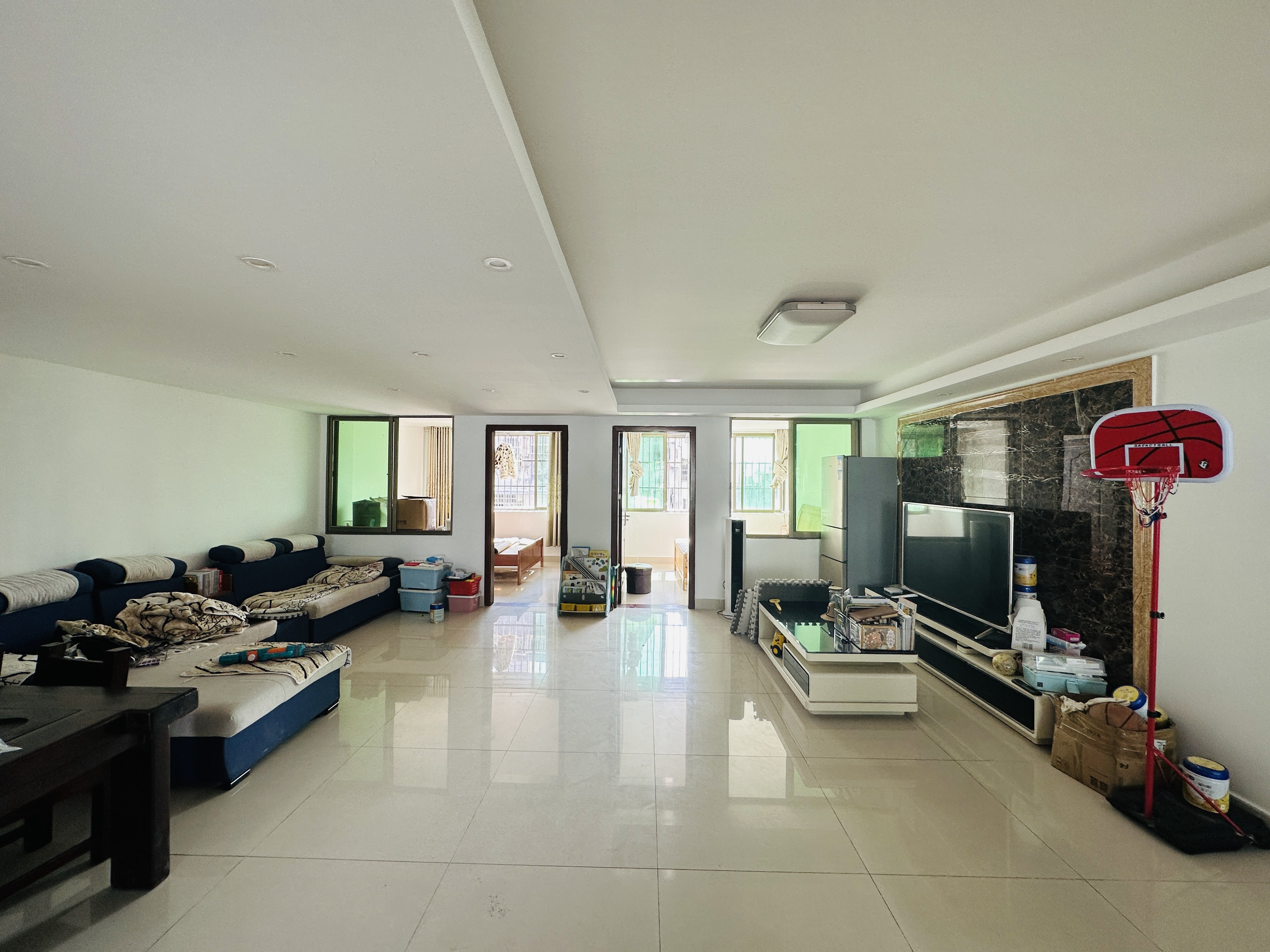 椰林小区(美兰区龙舌路) 3室2厅2卫 138.0万 椰林小区(美兰区龙舌路) 3室2厅2卫 138.0万客厅