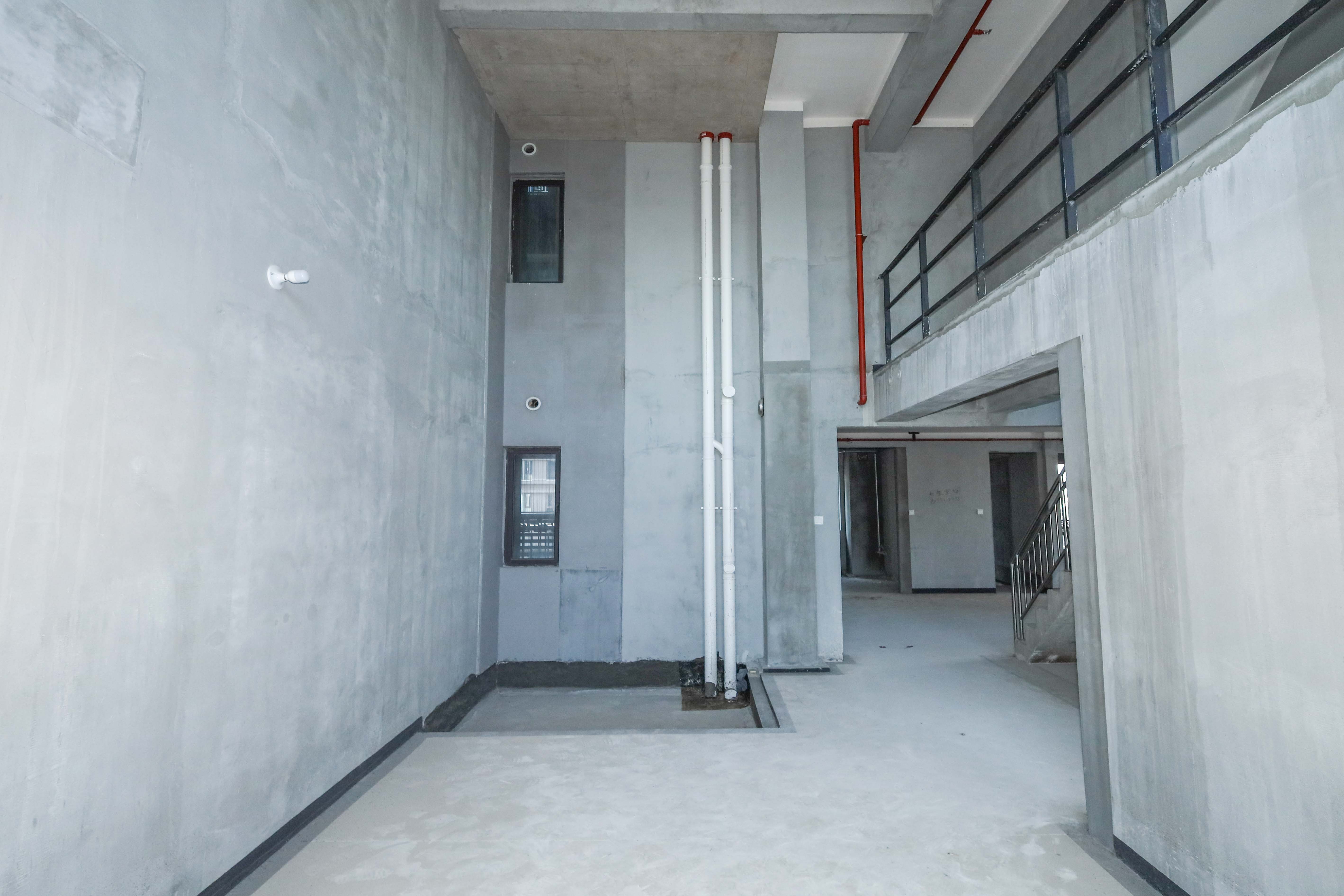 建发央著  5室2厅3卫   430.00万客厅