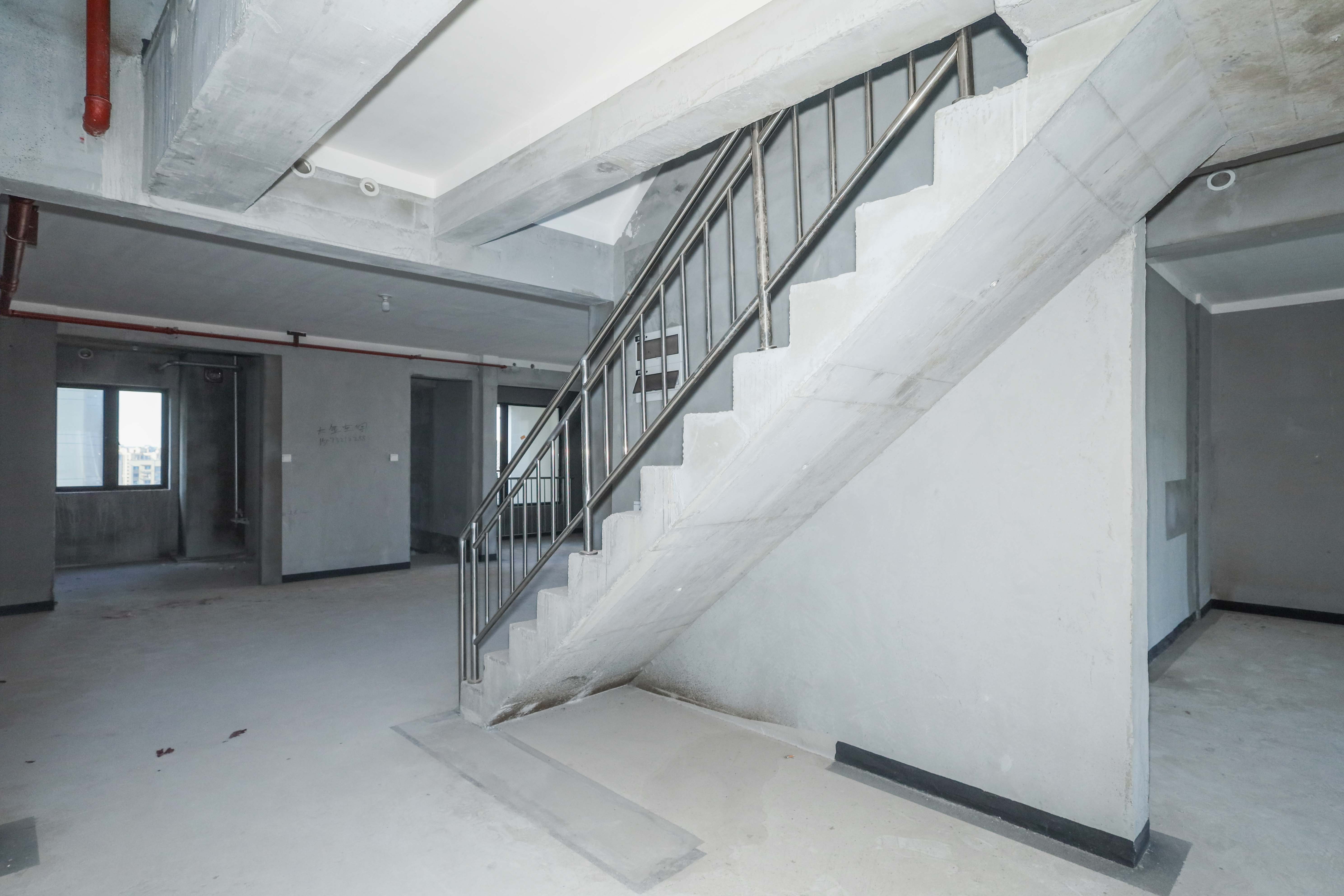 建发央著  5室2厅3卫   430.00万其他