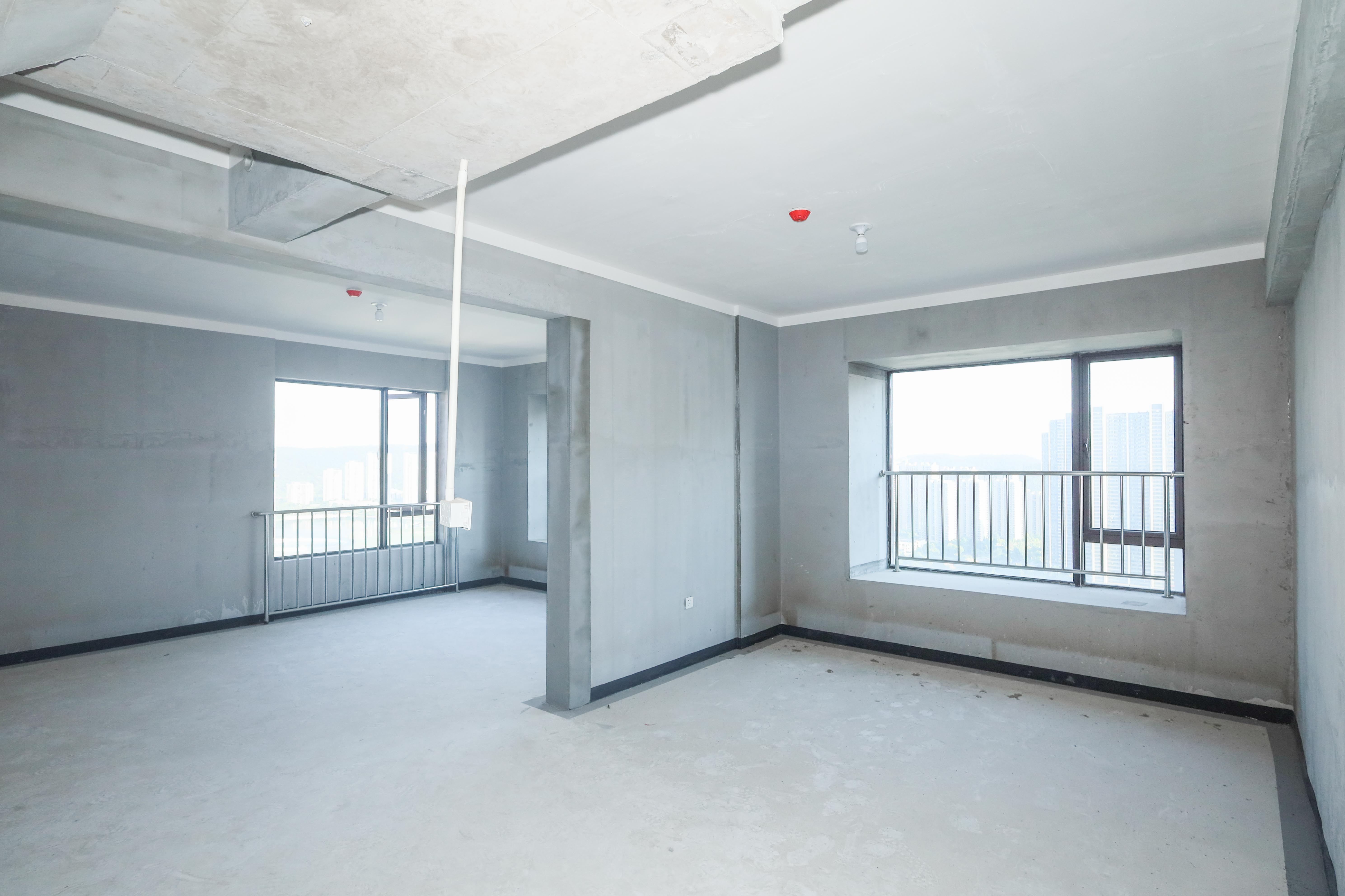 建发央著  5室2厅3卫   430.00万卧室