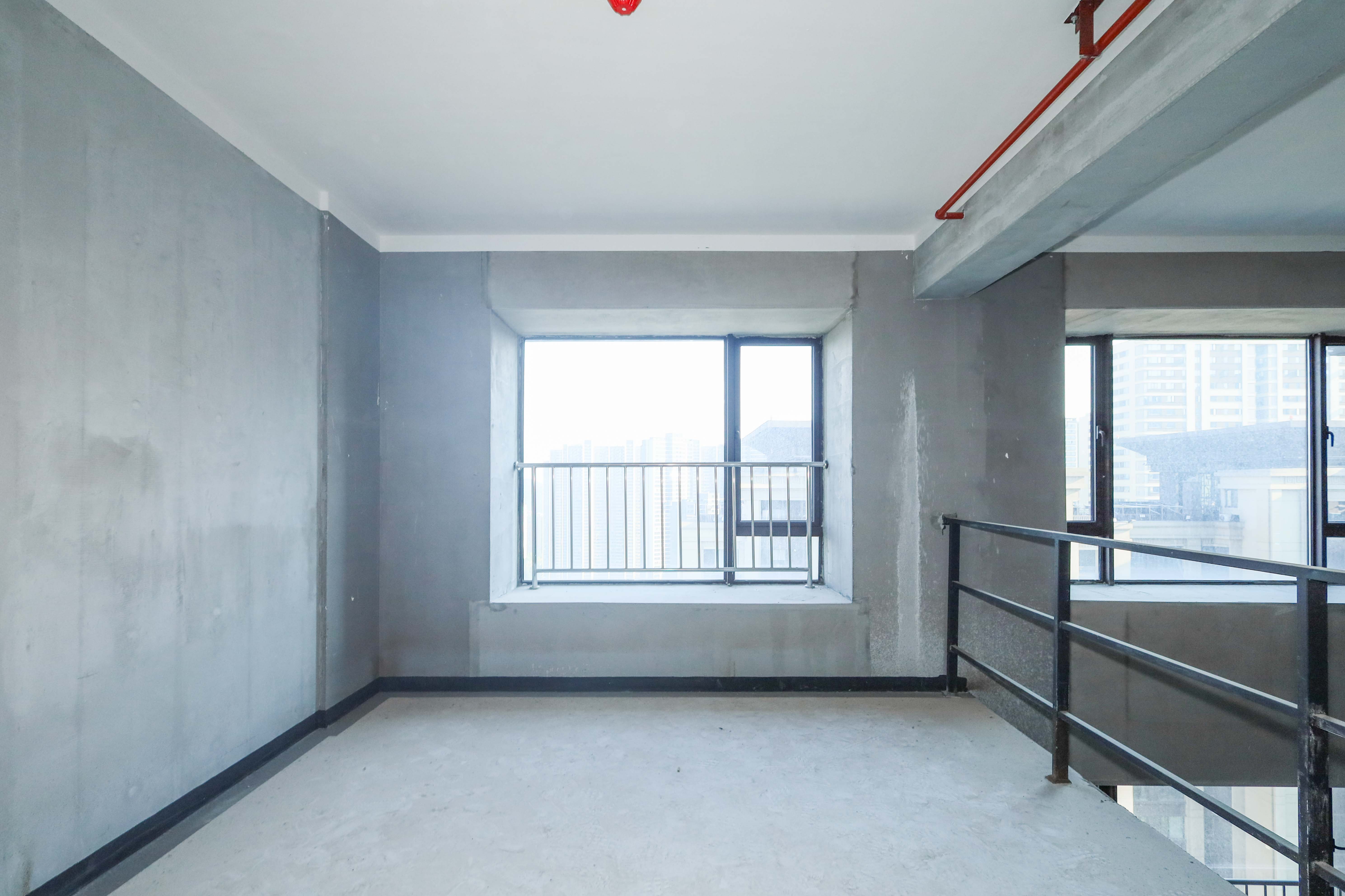 建发央著  5室2厅3卫   430.00万卧室