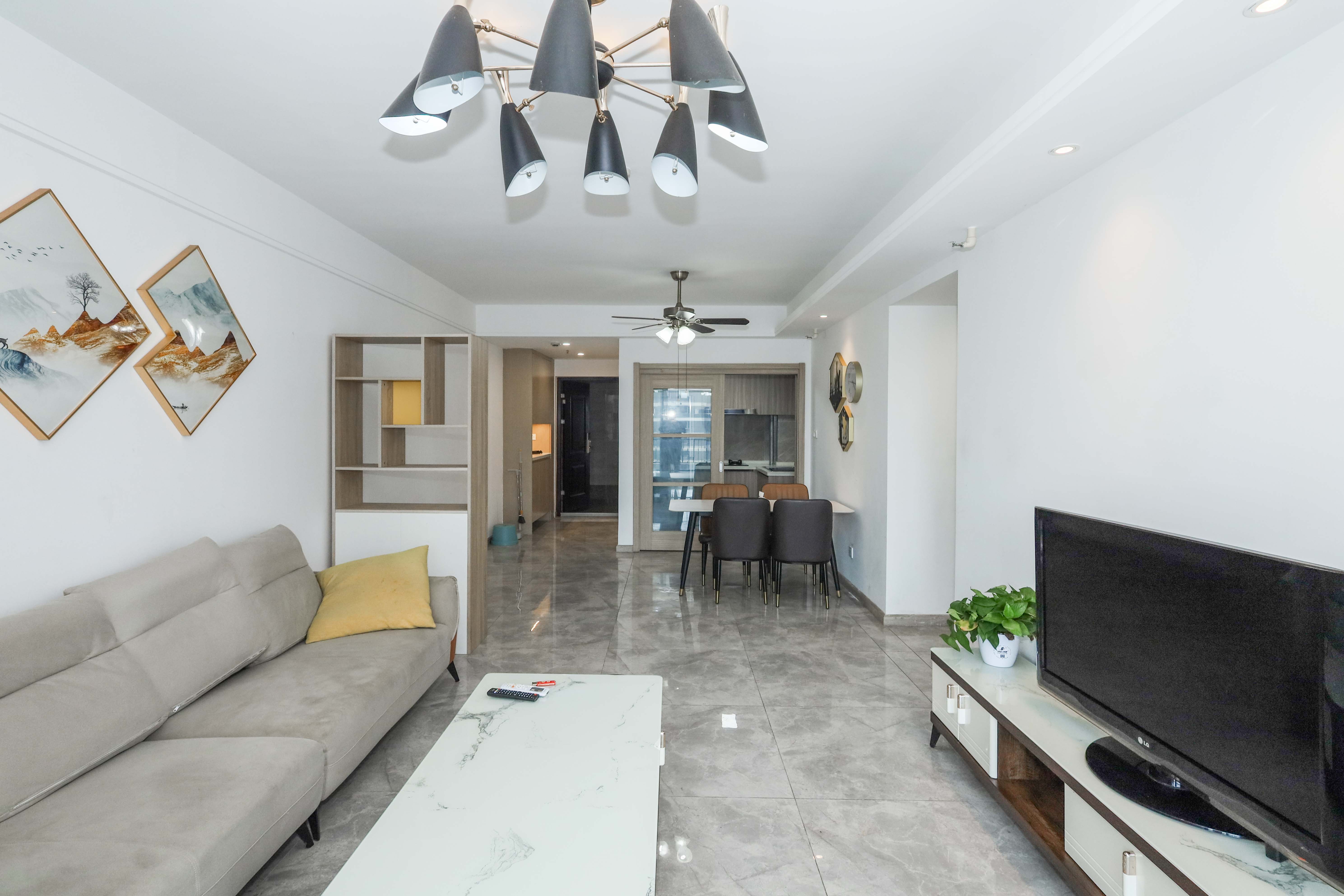 南山梅溪一方  3室2厅2卫    128.0万 南山梅溪一方  3室2厅2卫    128.0万客厅