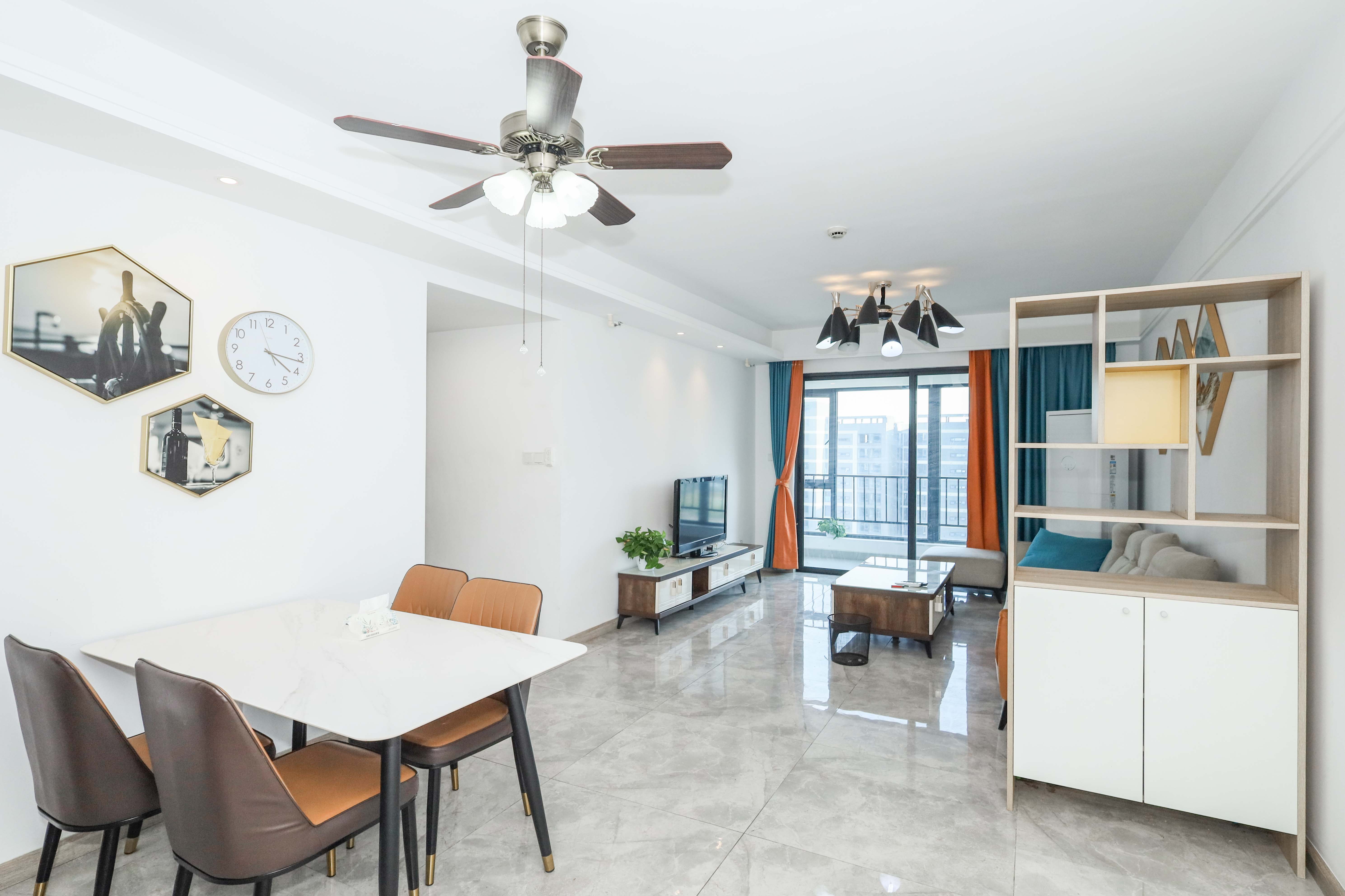 南山梅溪一方  3室2厅2卫    128.0万 南山梅溪一方  3室2厅2卫    128.0万客厅