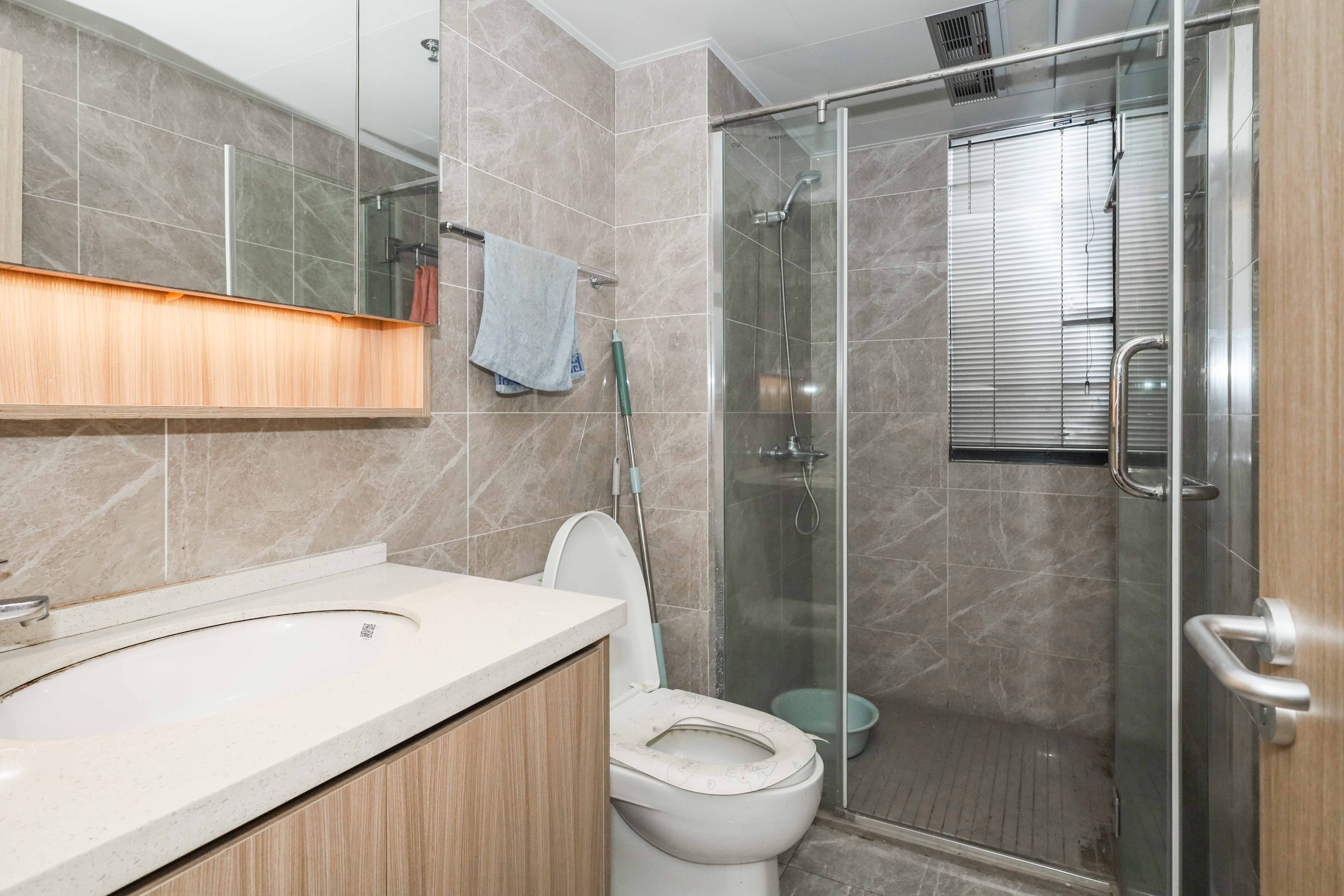 南山梅溪一方  3室2厅2卫    128.0万 南山梅溪一方  3室2厅2卫    128.0万卫生间