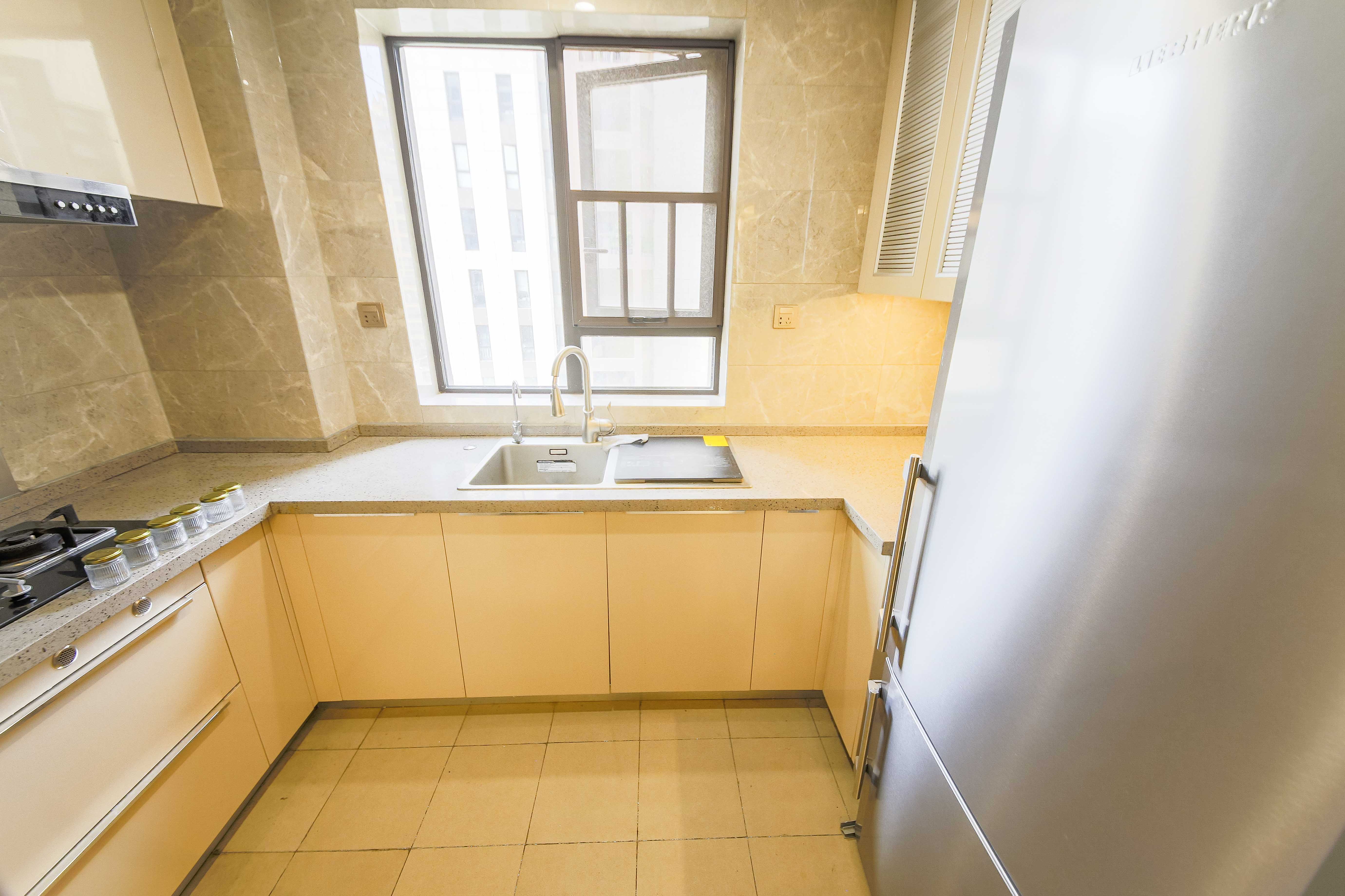 旭辉华宇南宸府  3室2厅2卫    162.0万 旭辉华宇南宸府  3室2厅2卫    162.0万厨房