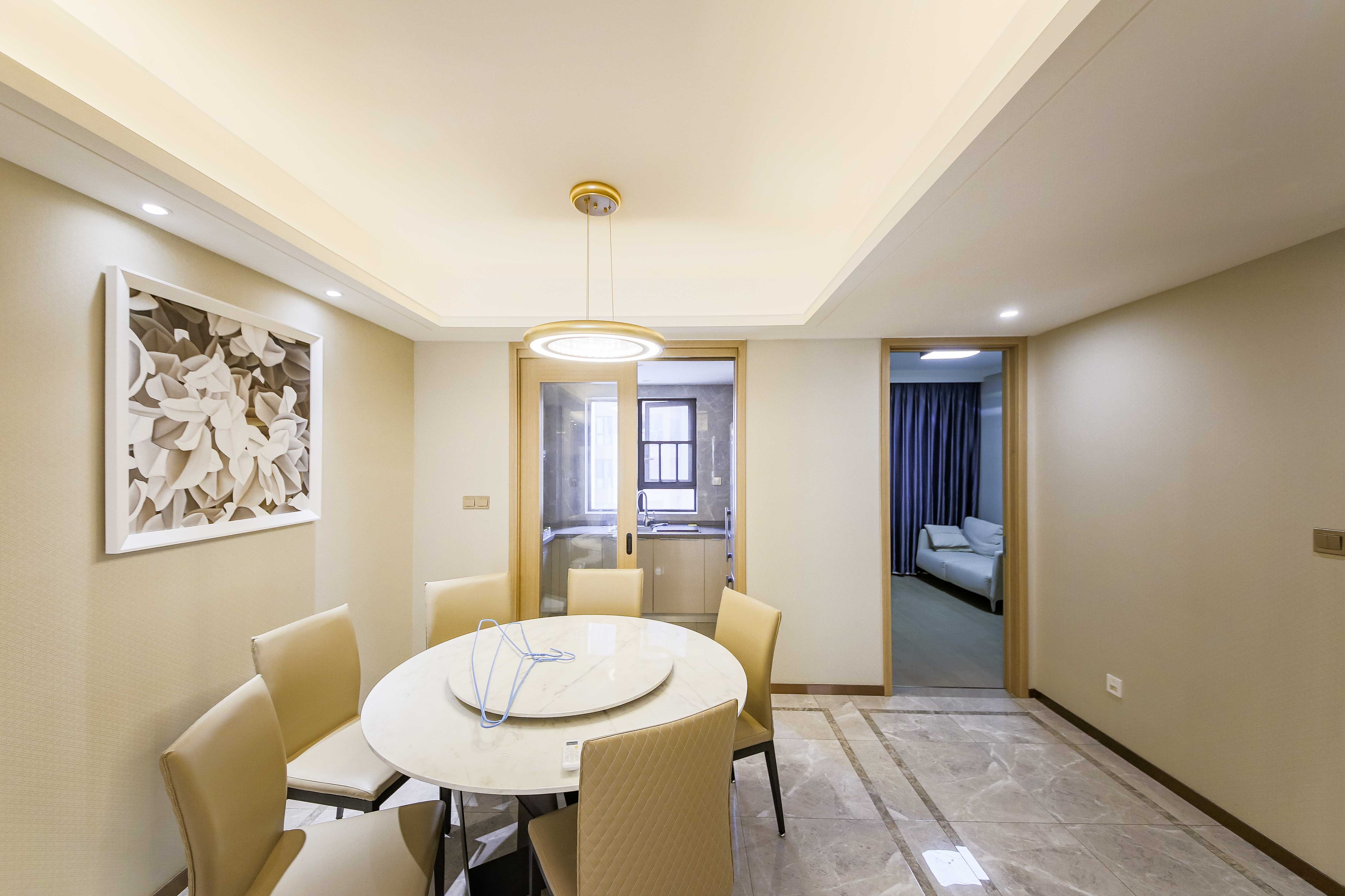 旭辉华宇南宸府  3室2厅2卫    162.0万 旭辉华宇南宸府  3室2厅2卫    162.0万客厅