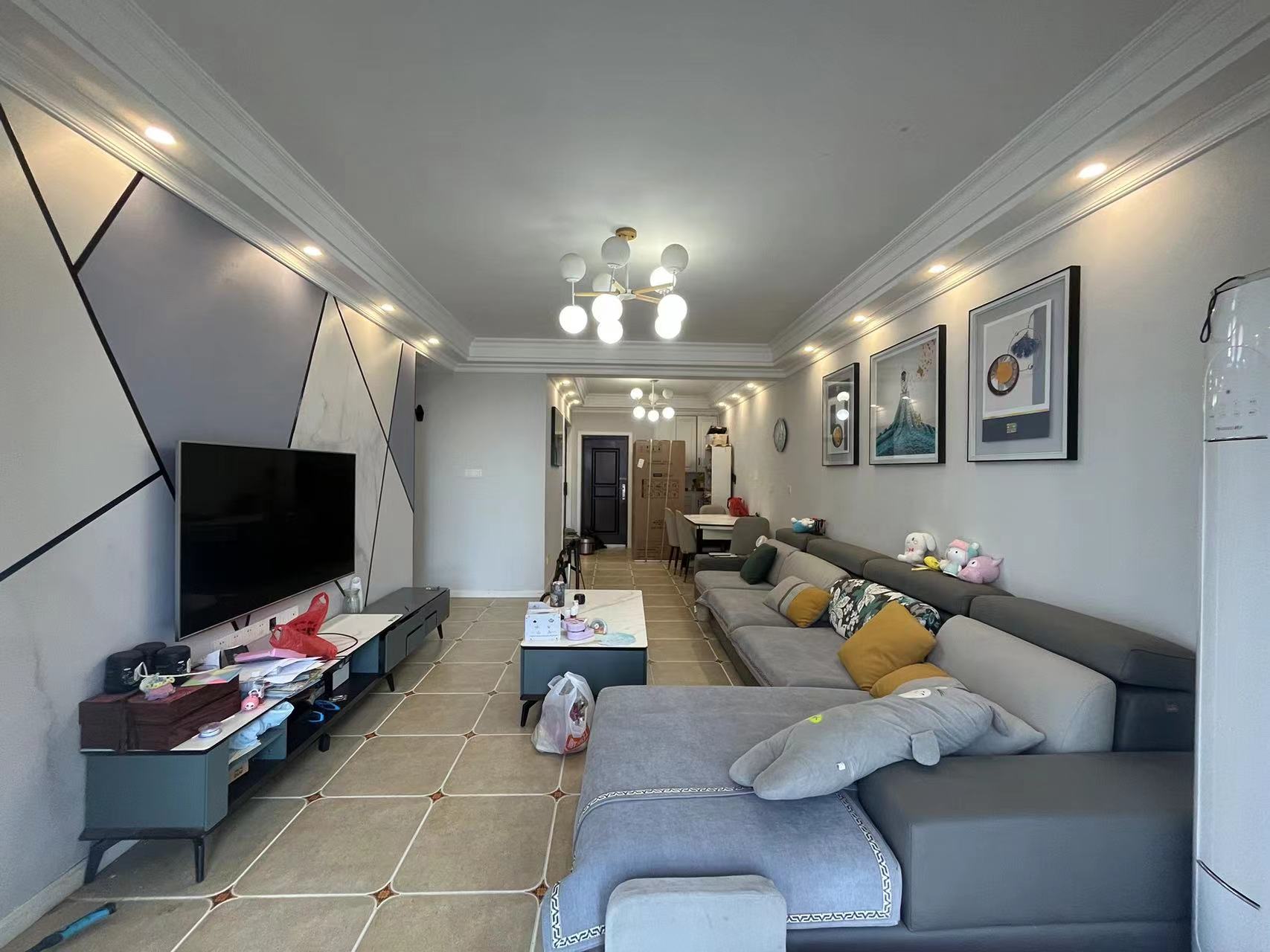 春藤小镇 3室2厅2卫 72.8万 春藤小镇 3室2厅2卫 72.8万客厅