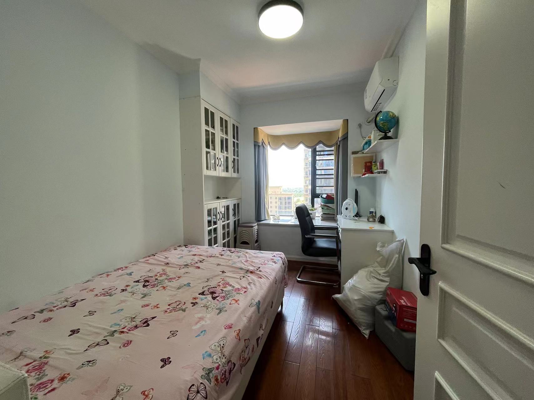 春藤小镇 3室2厅2卫 72.8万 春藤小镇 3室2厅2卫 72.8万客厅