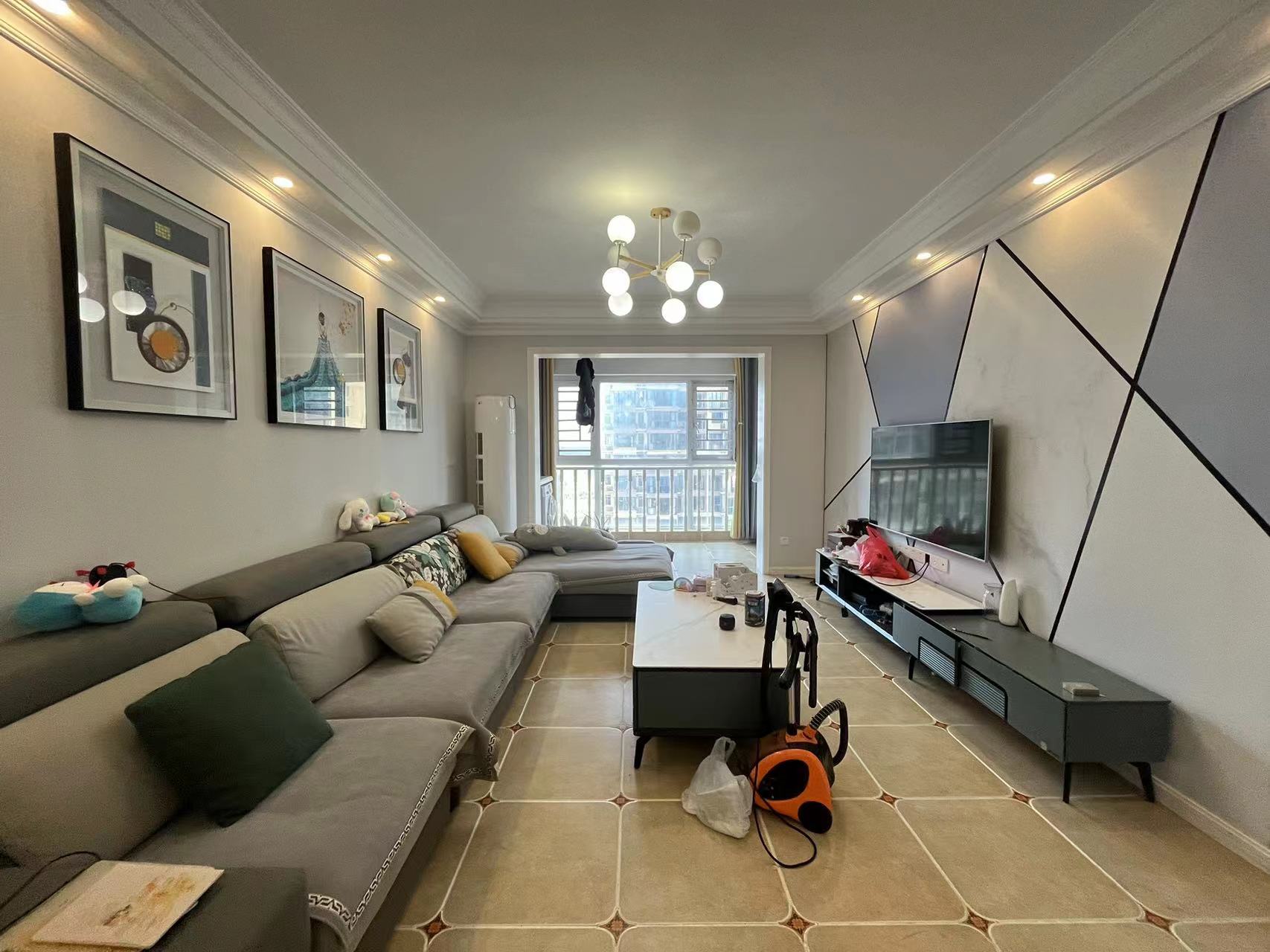 春藤小镇 3室2厅2卫 72.8万 春藤小镇 3室2厅2卫 72.8万客厅