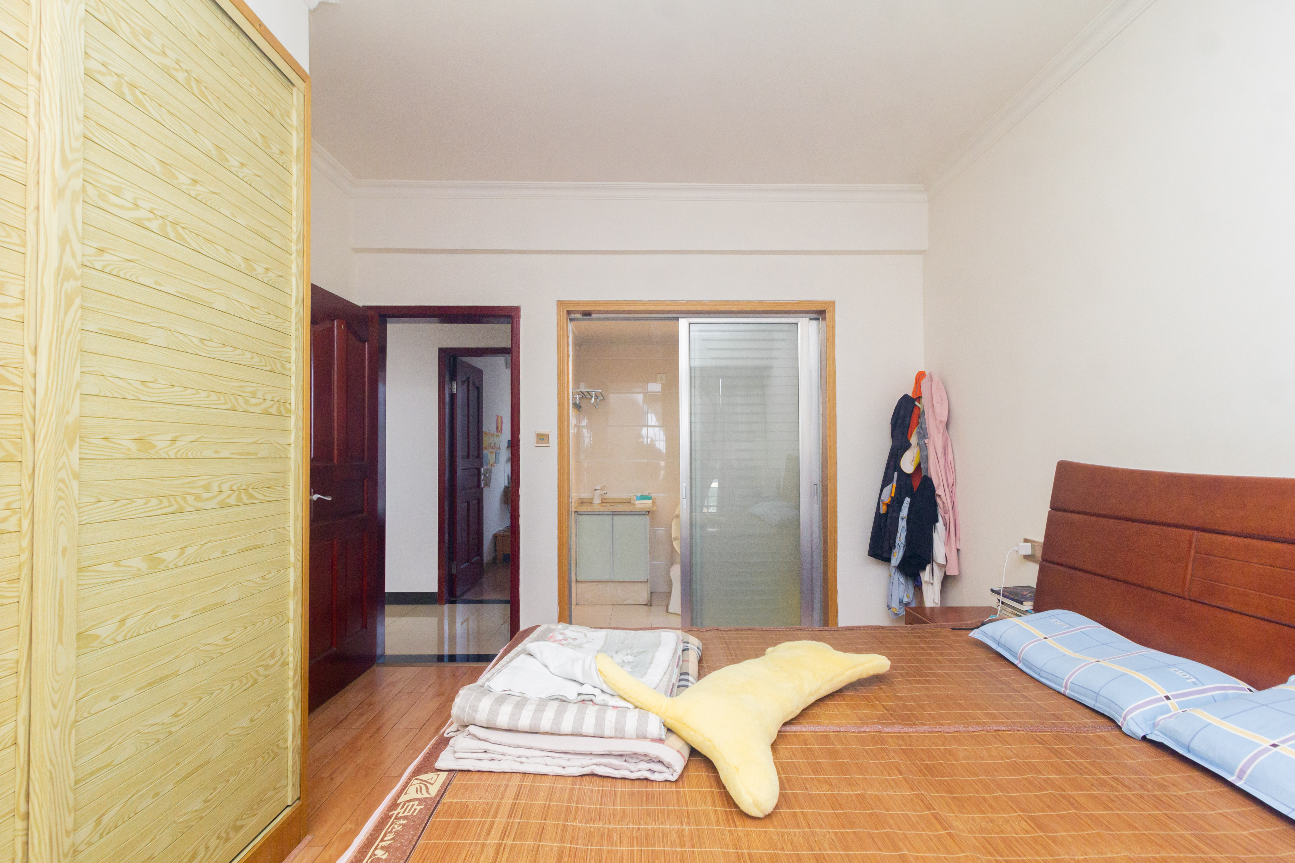 爵士湘  4室2厅2卫    64.5万 爵士湘  4室2厅2卫    64.5万卧室