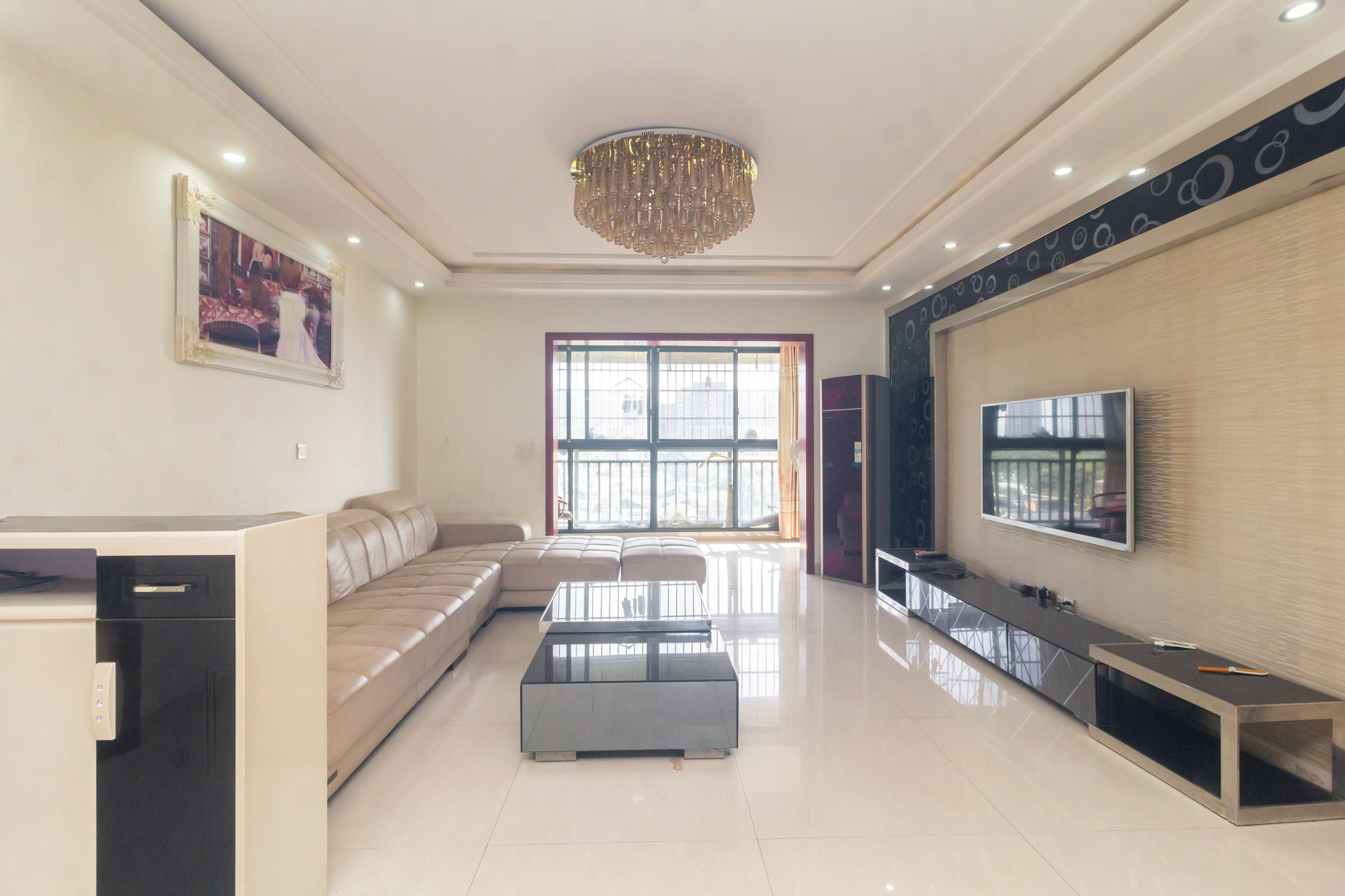 东业早安星城 3室2厅2卫 95.0万 东业早安星城 3室2厅2卫 95.0万客厅