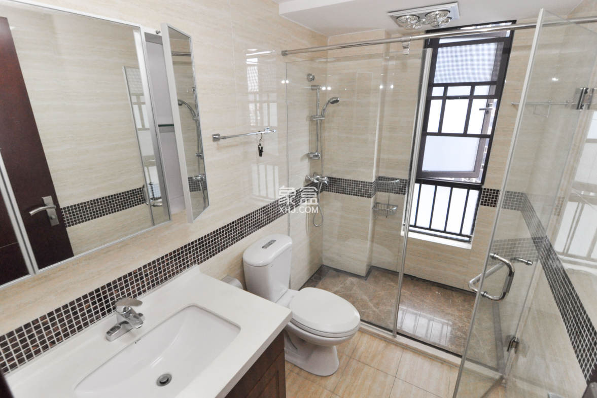 达美D6区  4室2厅2卫    150.0万 达美D6区  4室2厅2卫    150.0万卫生间