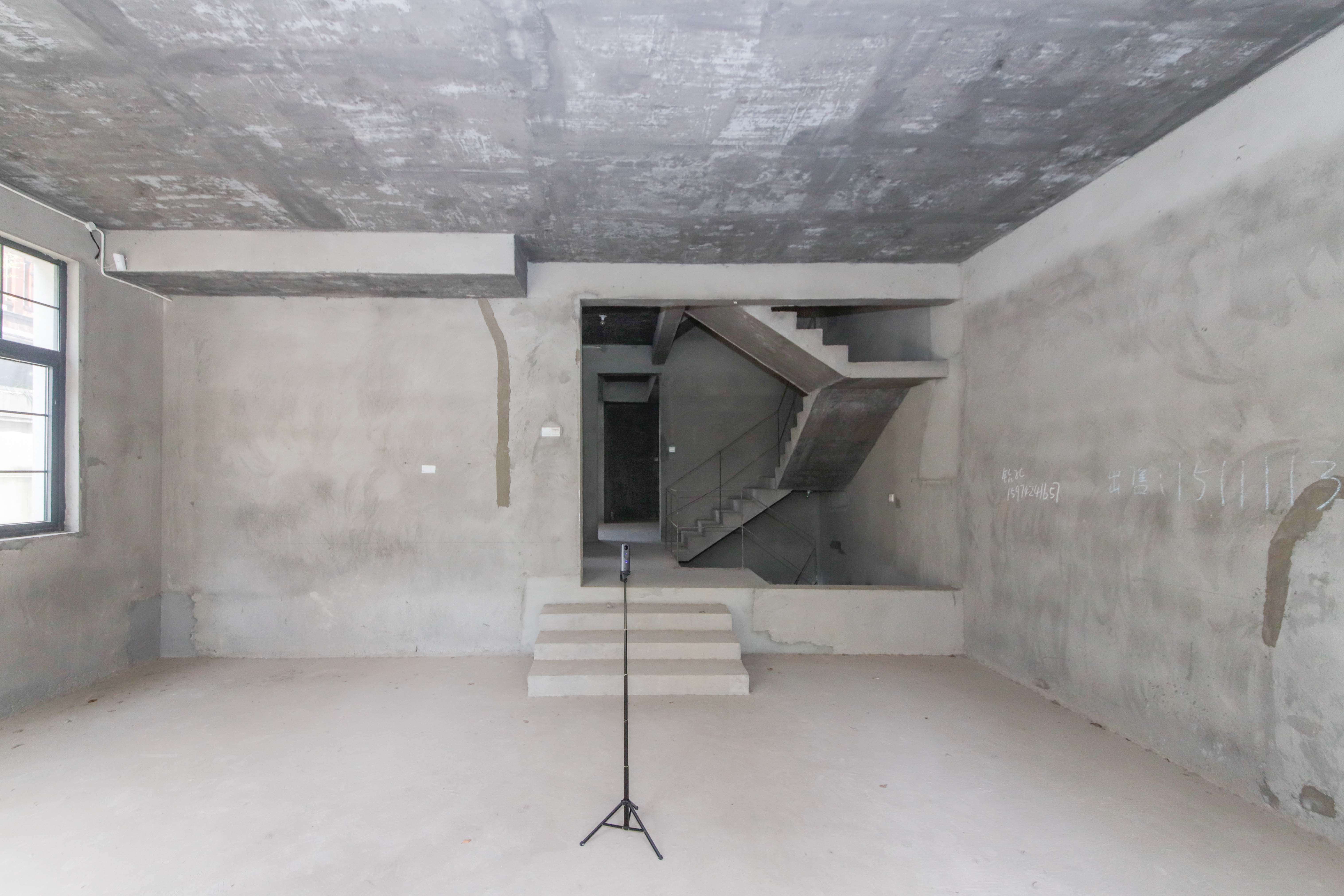 中海梅溪湖壹号  8室3厅4卫    2300.0万 中海梅溪湖壹号  8室3厅4卫    2300.0万客厅