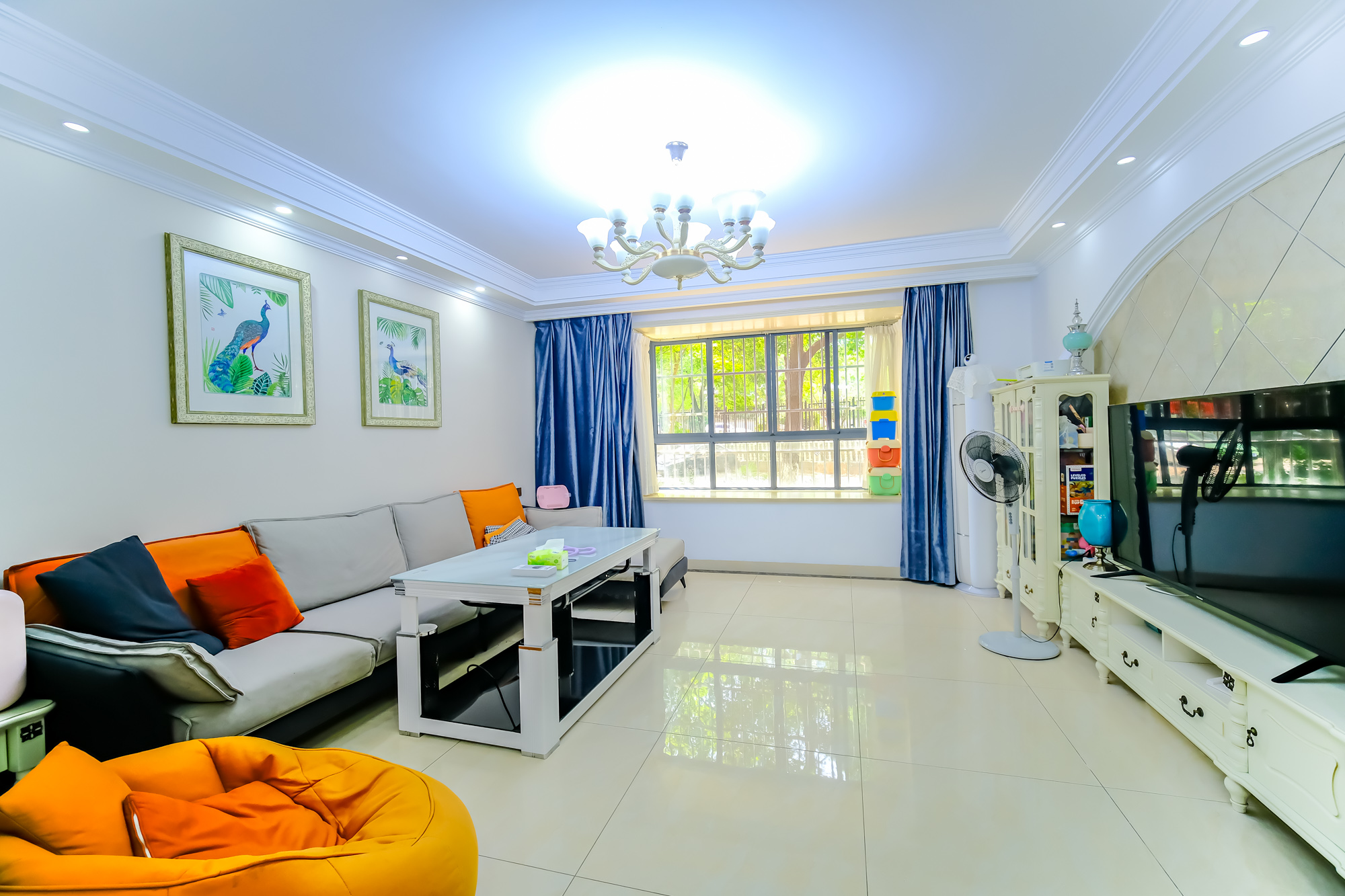 世景华庭 3室2厅2卫 82.8万 世景华庭 3室2厅2卫 82.8万客厅