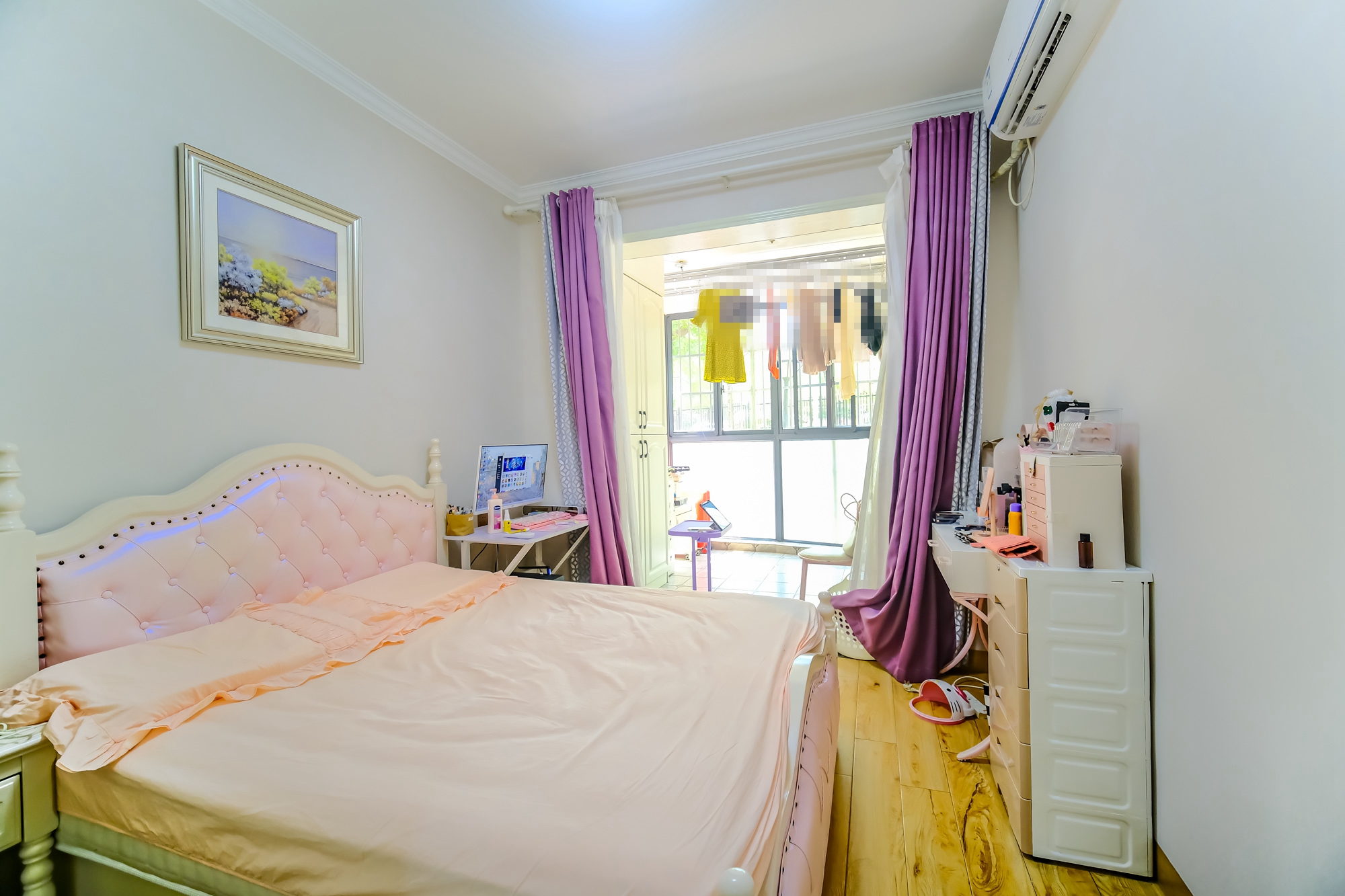 世景华庭 3室2厅2卫 82.8万 世景华庭 3室2厅2卫 82.8万卧室