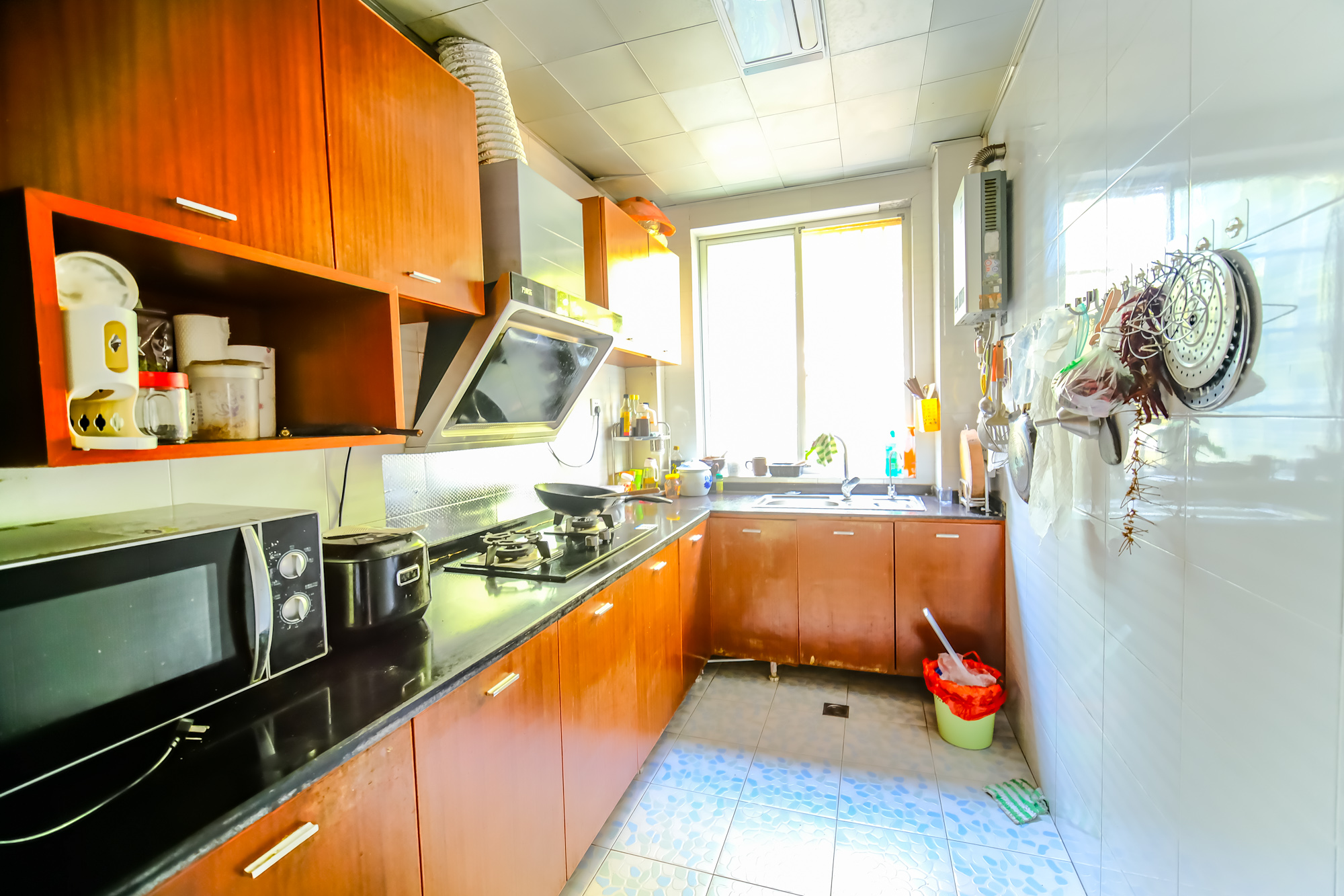 红树湾 3室2厅2卫 79.8万 红树湾 3室2厅2卫 79.8万厨房