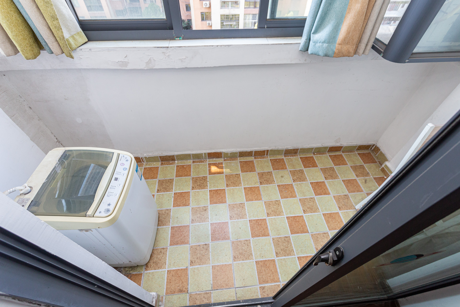 Cross尚公馆  1室1厅1卫    32.0万阳台