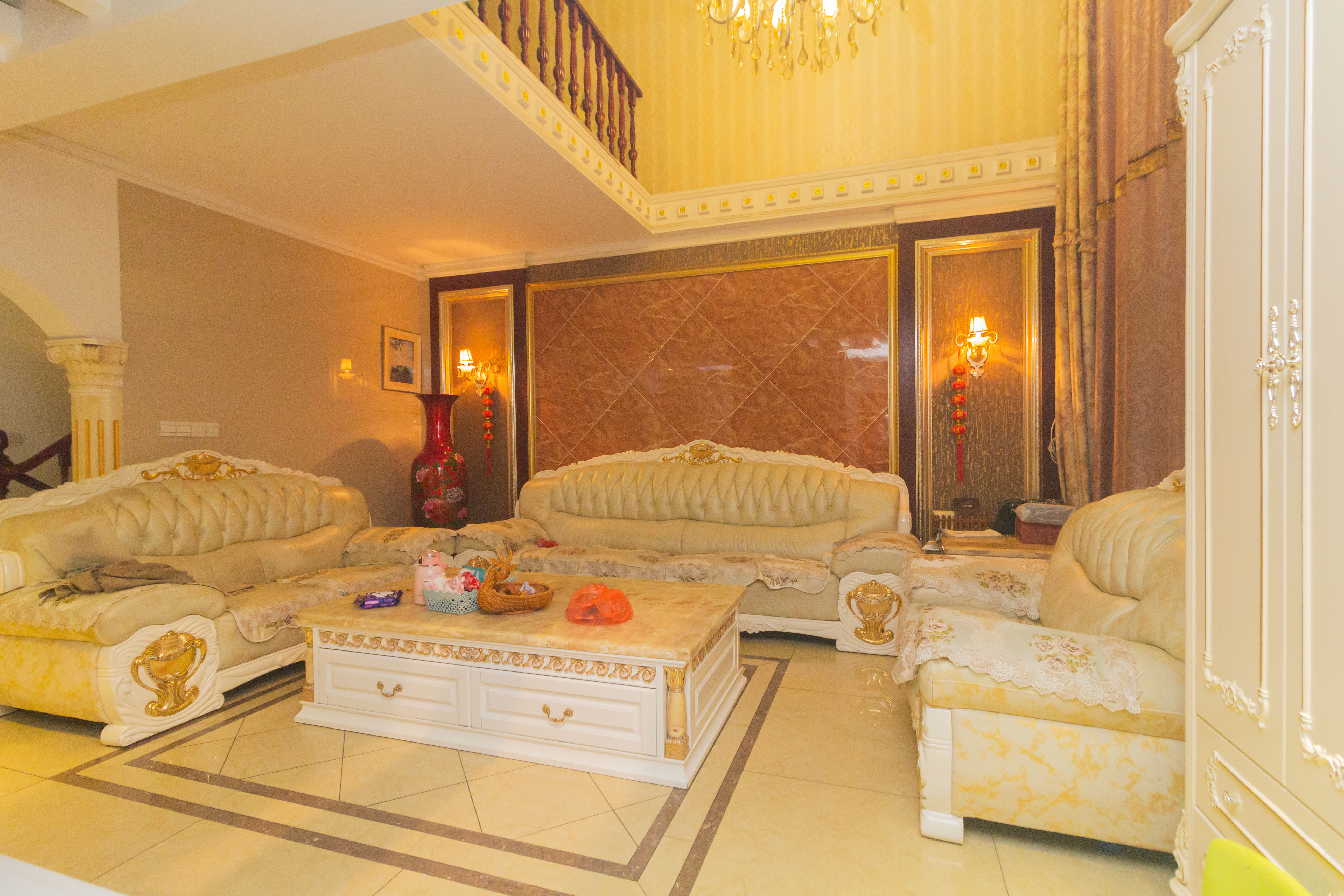 东业早安星城 5室2厅3卫 267.8万 东业早安星城 5室2厅3卫 267.8万客厅