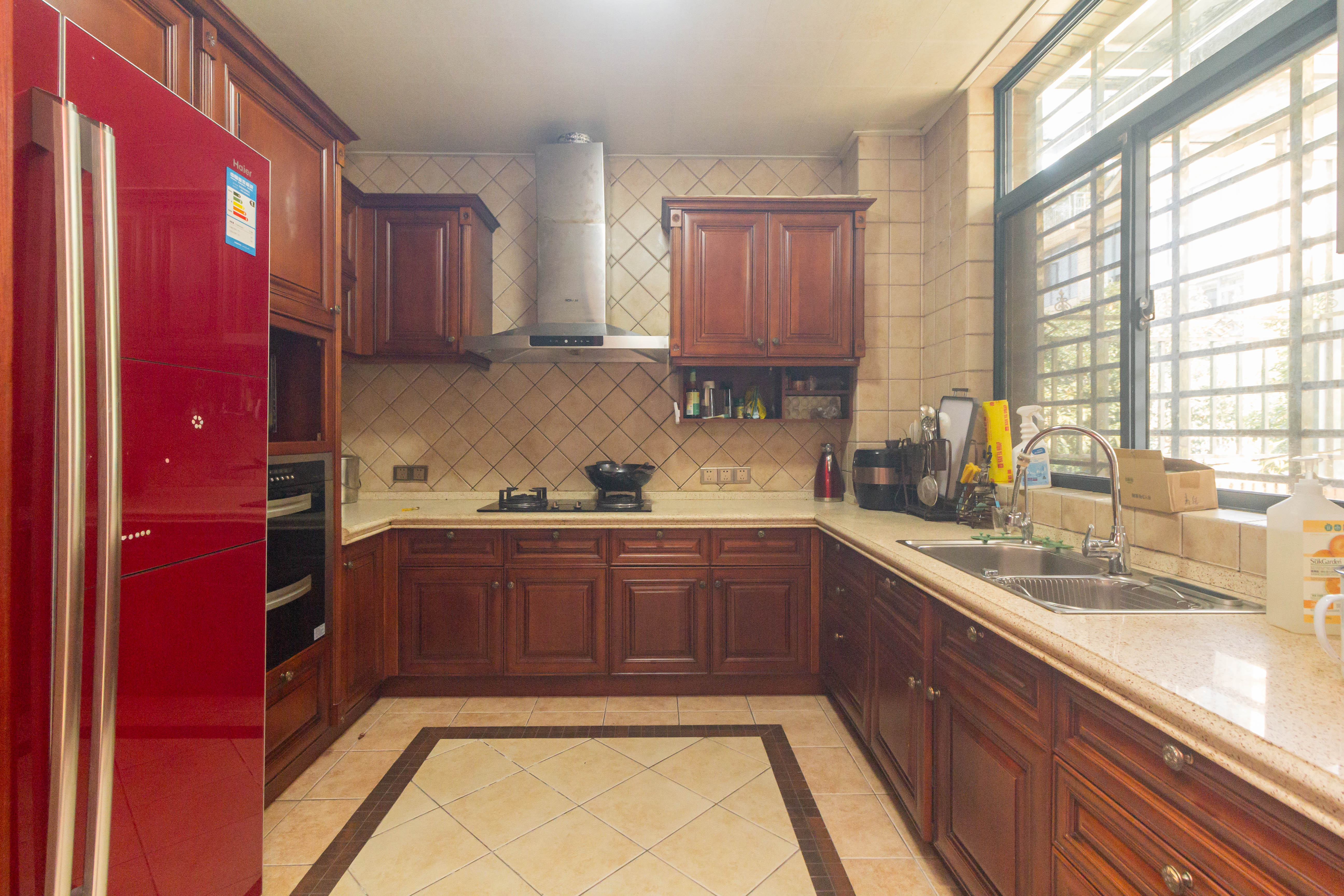 东业早安星城 5室2厅3卫 267.8万 东业早安星城 5室2厅3卫 267.8万厨房