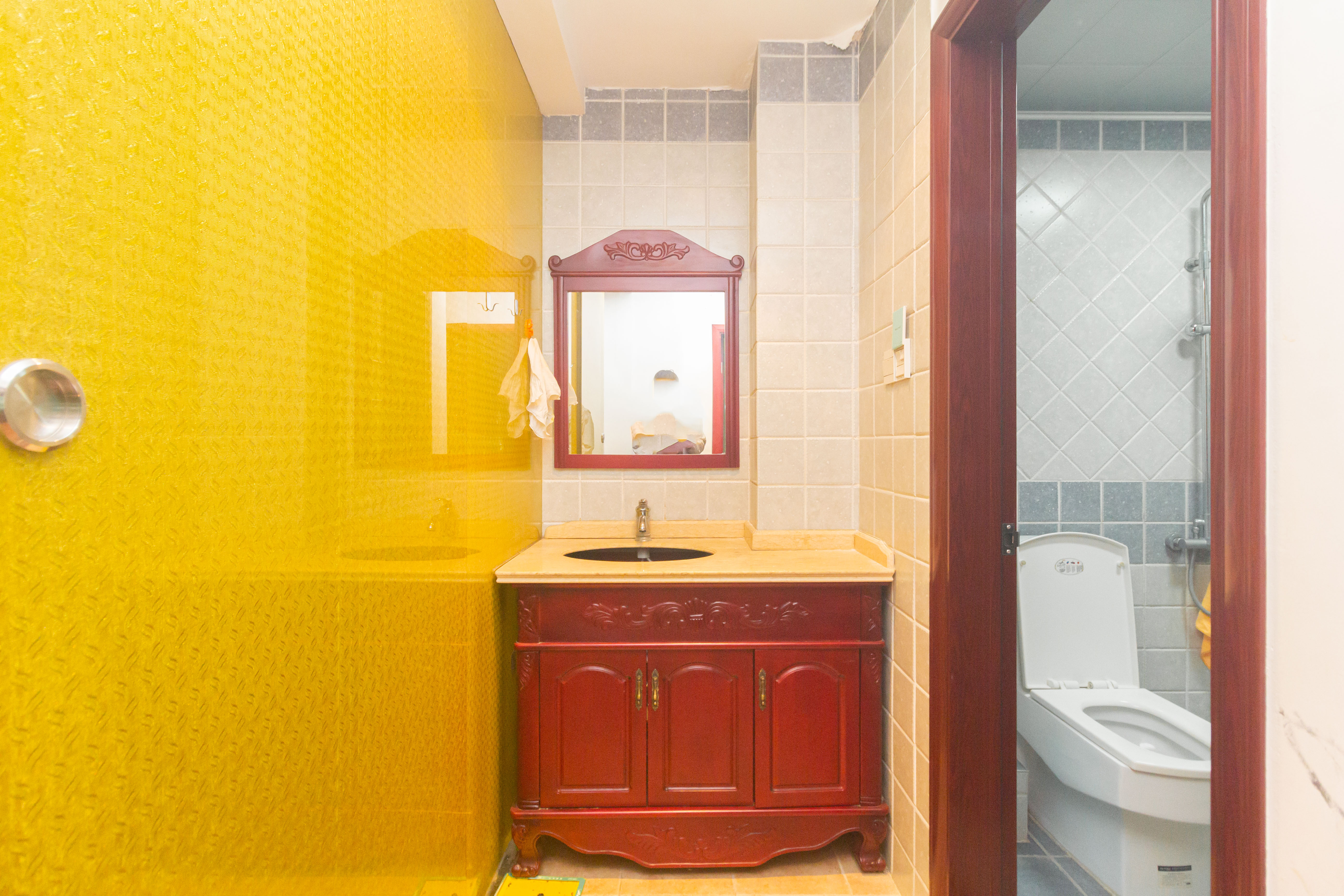 东业早安星城 5室2厅3卫 267.8万 东业早安星城 5室2厅3卫 267.8万卫生间