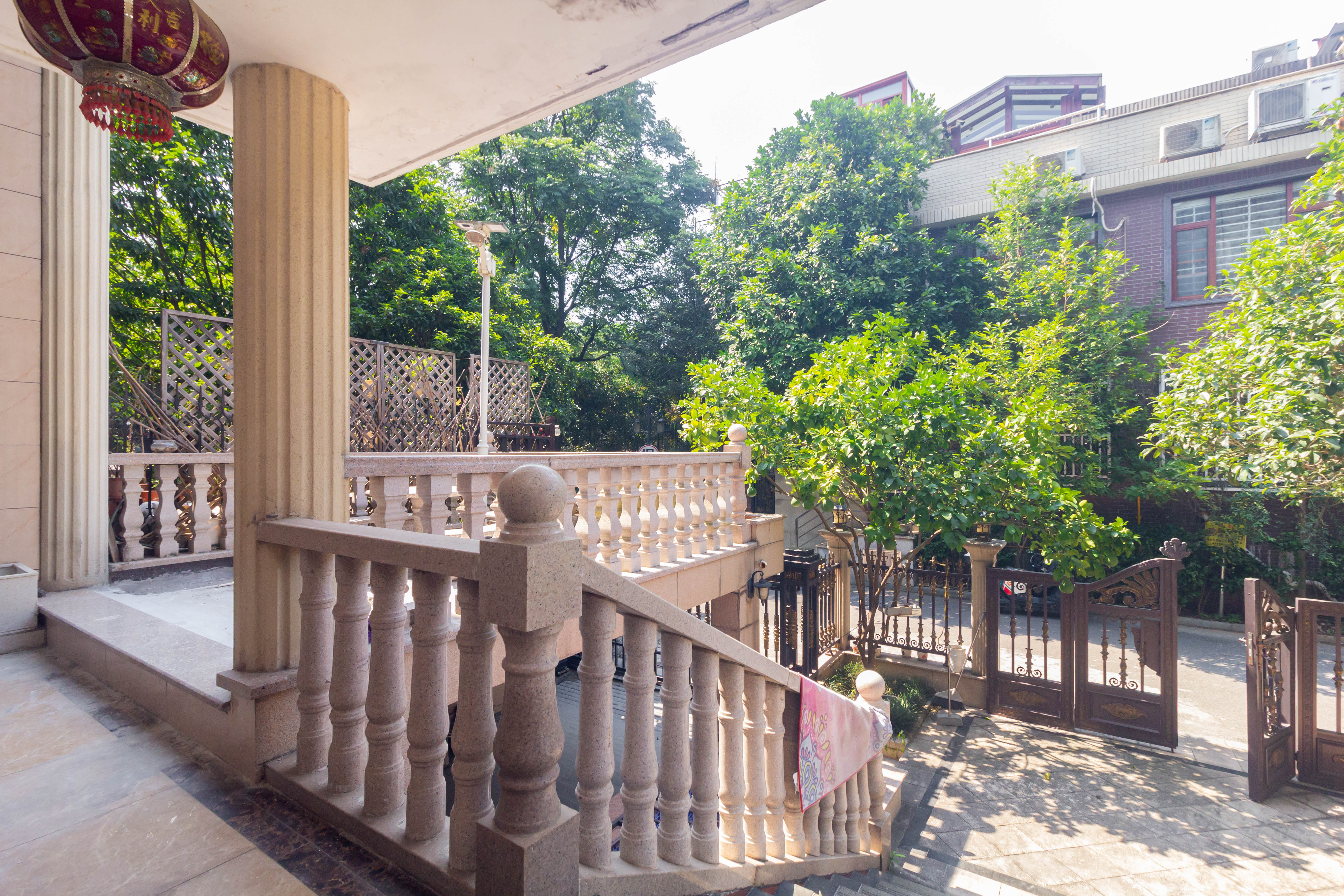 东业早安星城 5室2厅3卫 267.8万 东业早安星城 5室2厅3卫 267.8万卧室