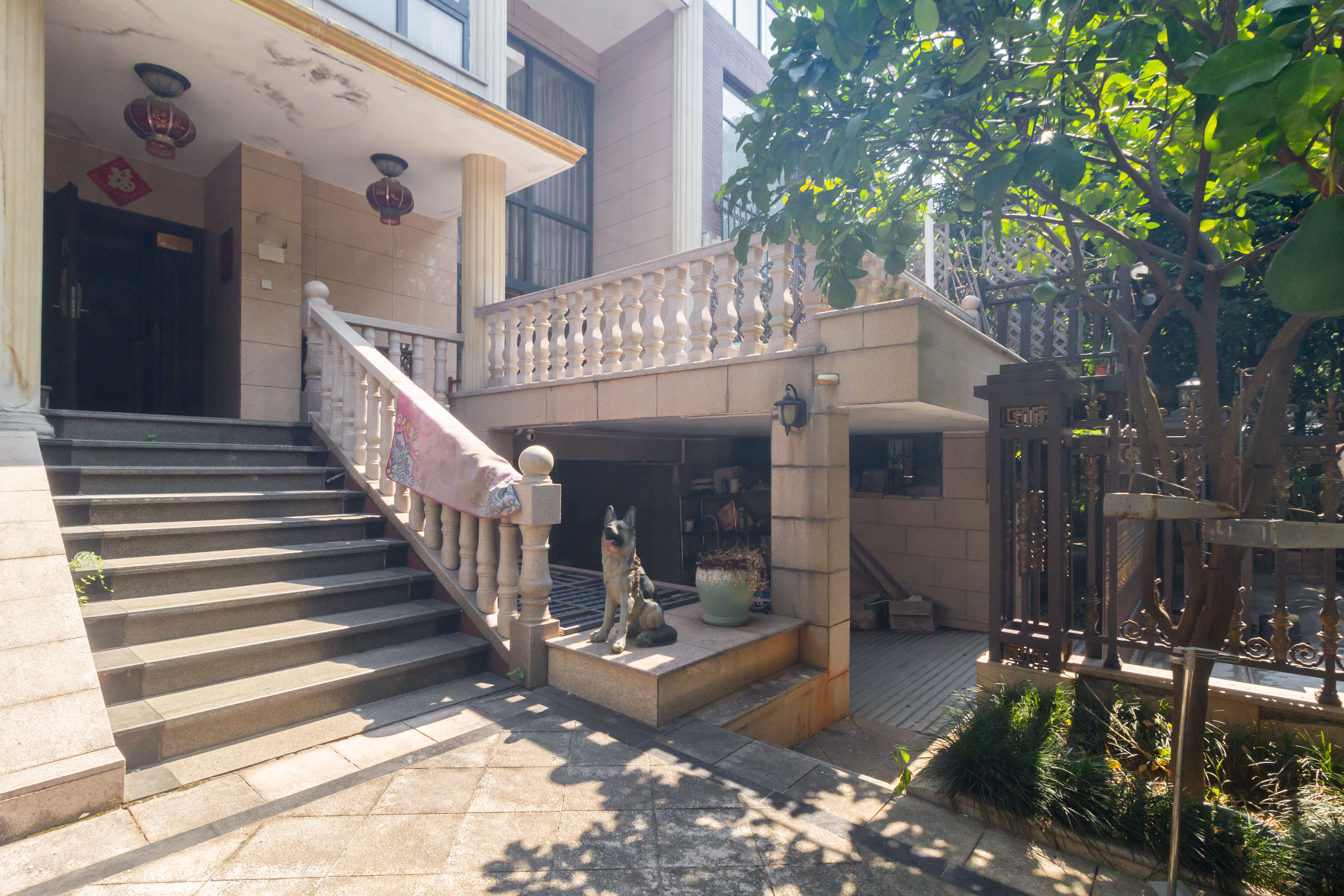 东业早安星城 5室2厅3卫 267.8万 东业早安星城 5室2厅3卫 267.8万卧室