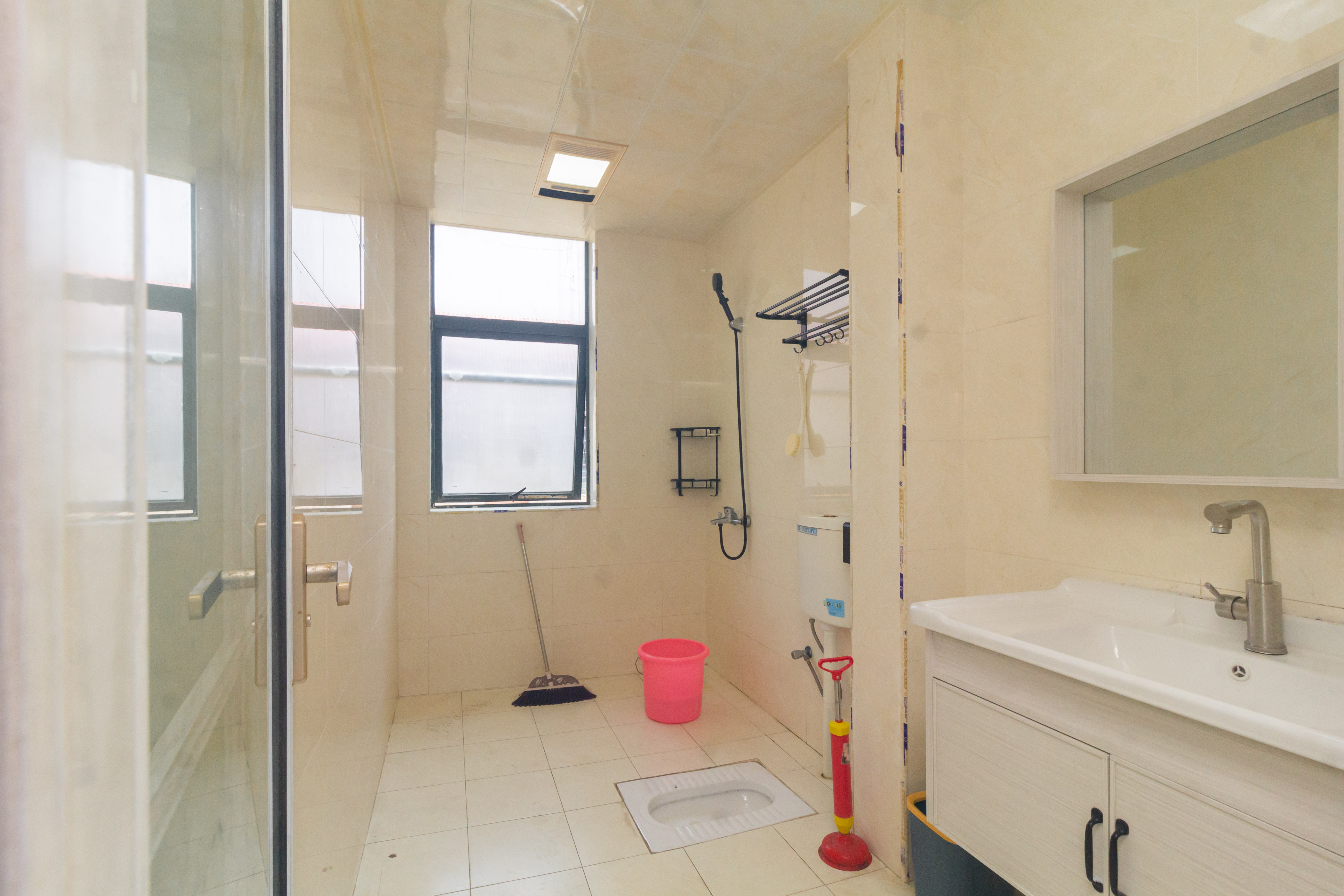 东业早安星城  6室2厅1卫    152.9万 东业早安星城  6室2厅1卫    152.9万卫生间