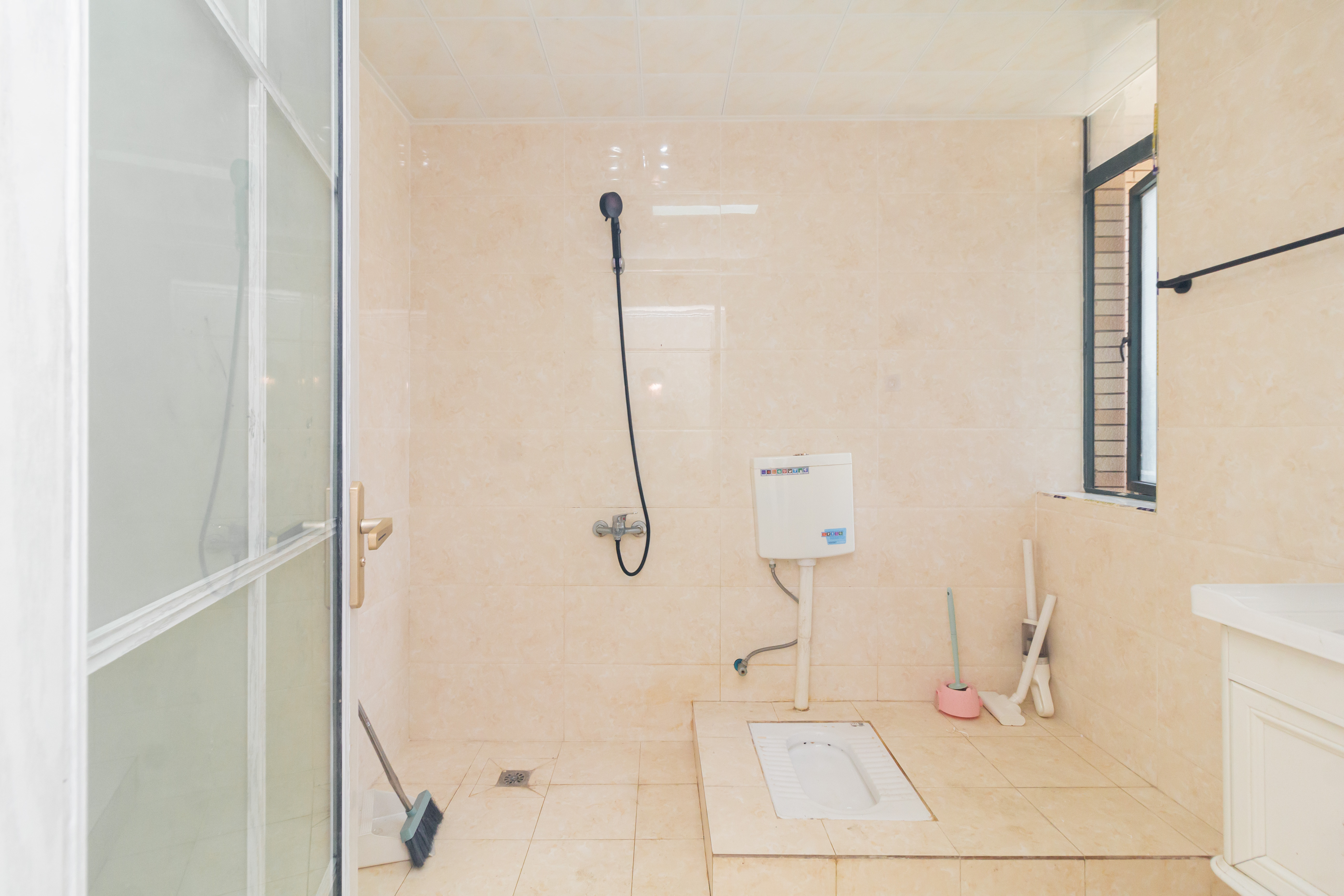 东业早安星城  6室2厅1卫    152.9万 东业早安星城  6室2厅1卫    152.9万卫生间