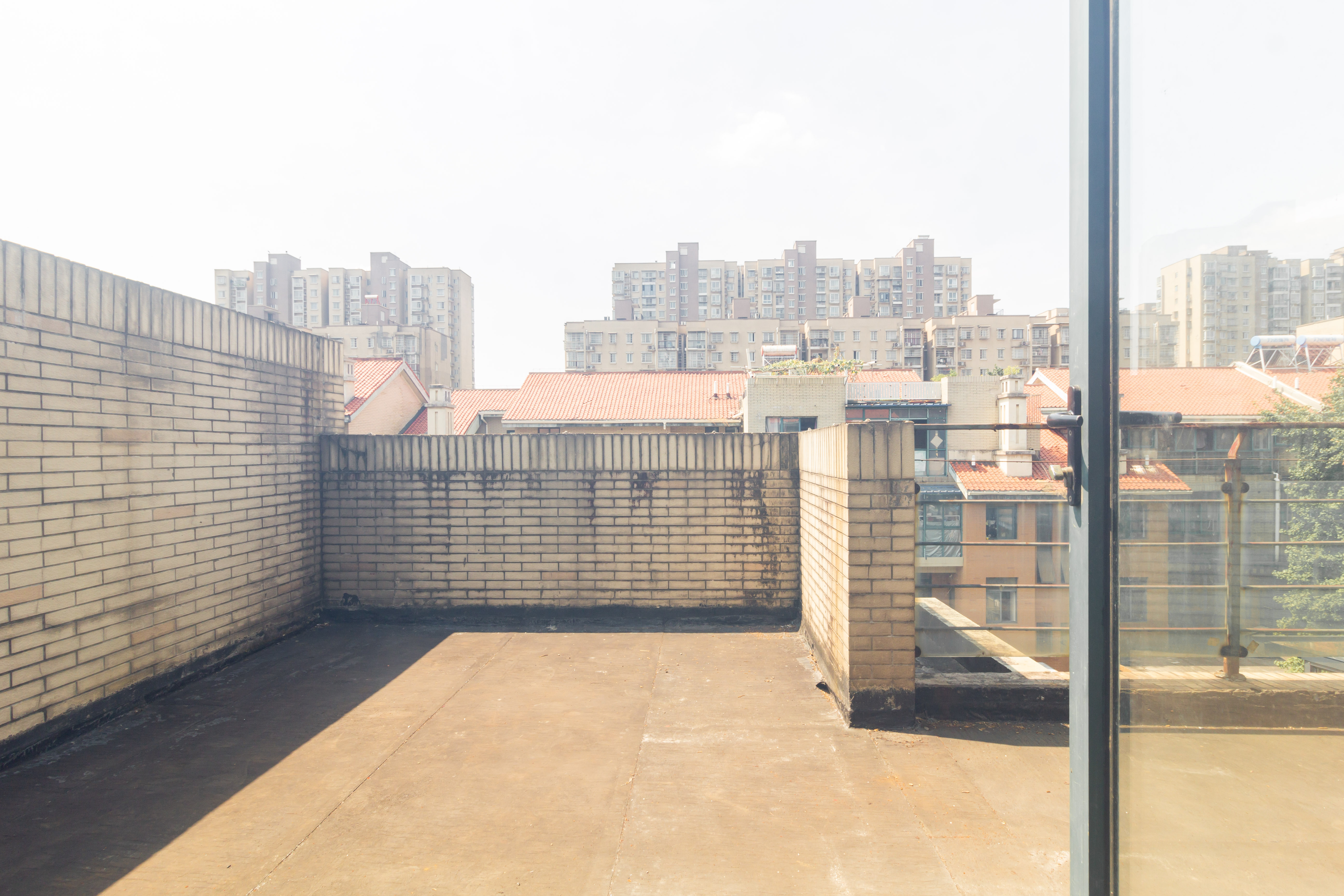 东业早安星城  6室2厅1卫    152.9万 东业早安星城  6室2厅1卫    152.9万卧室