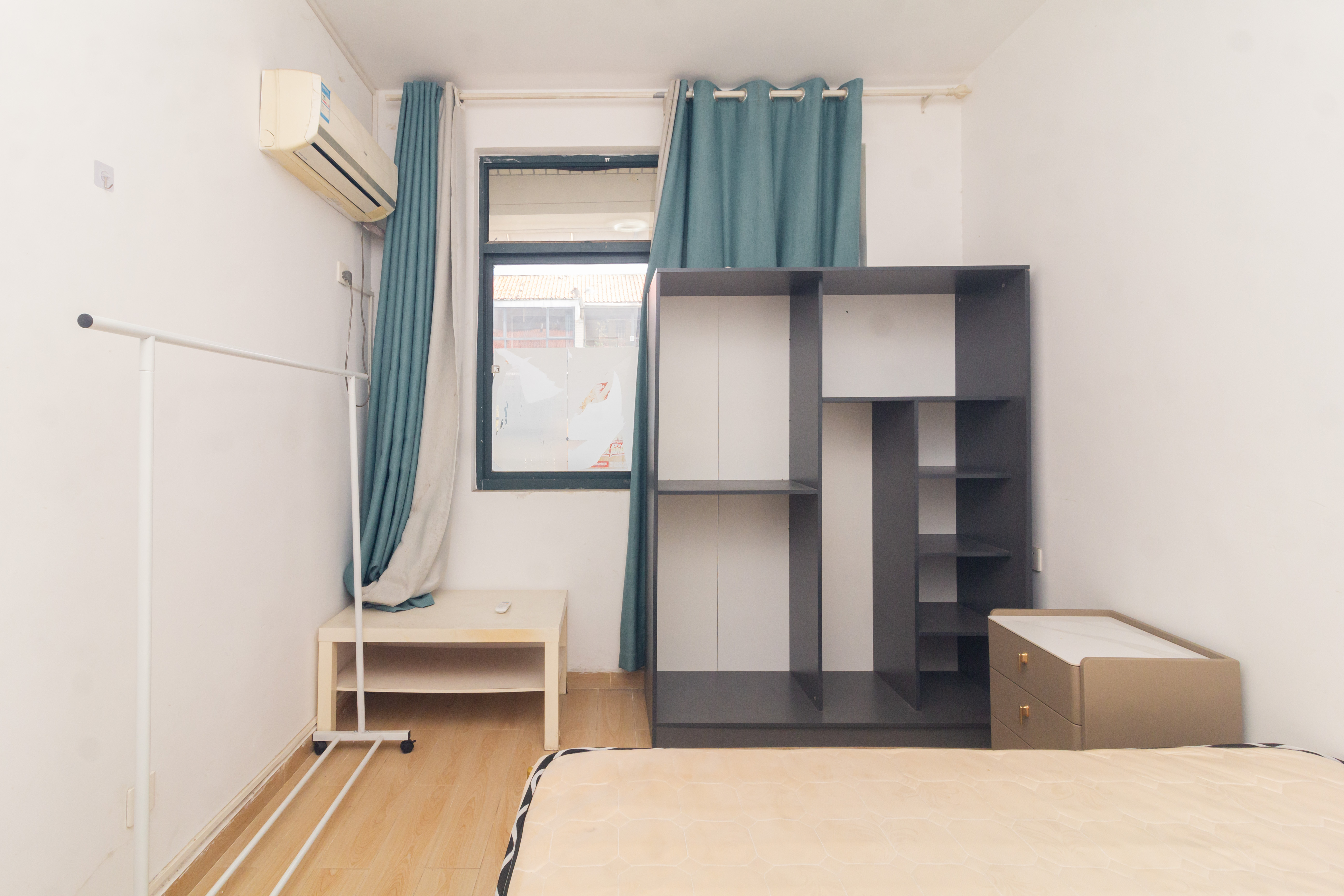 东业早安星城  6室2厅1卫    152.9万 东业早安星城  6室2厅1卫    152.9万卧室