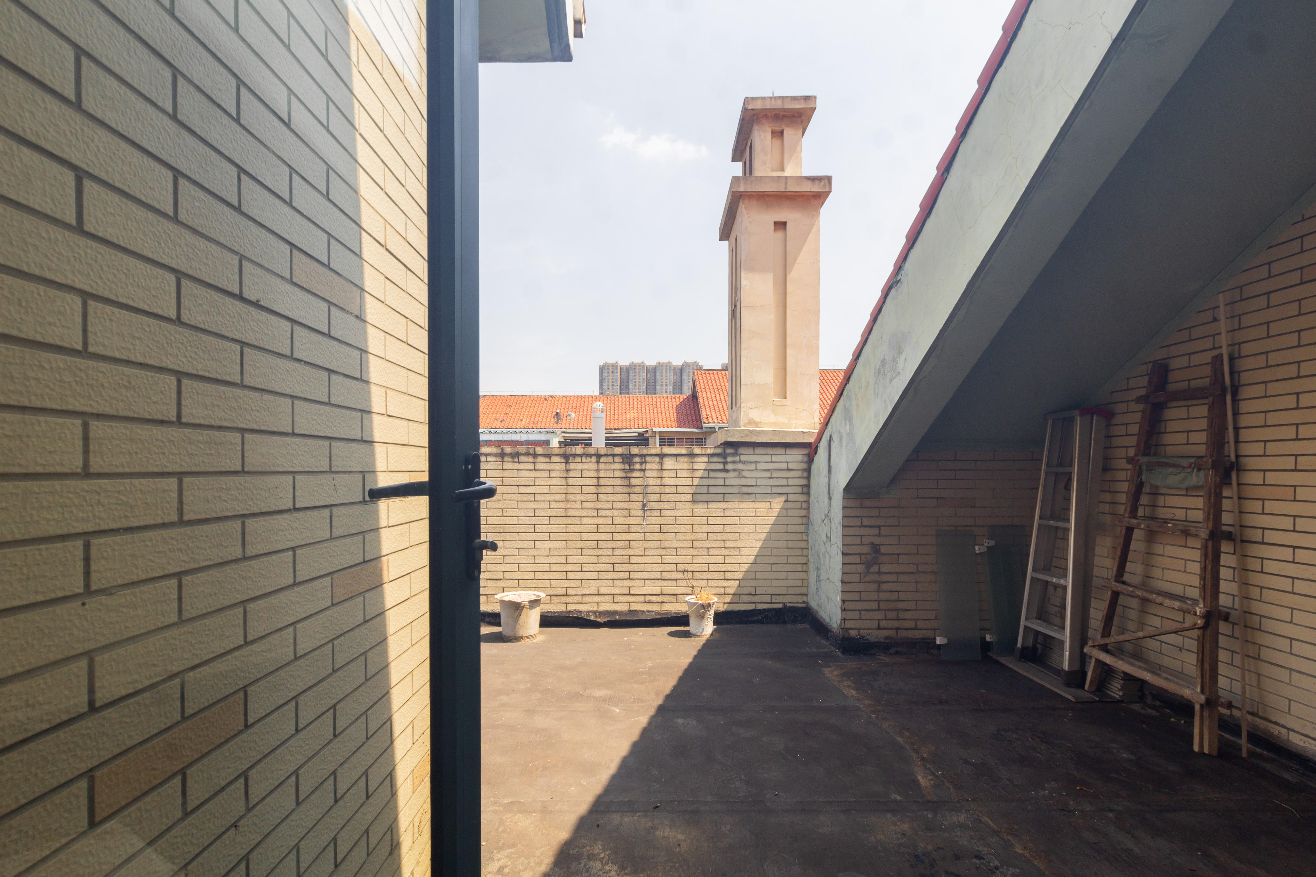 东业早安星城  6室2厅1卫    152.9万 东业早安星城  6室2厅1卫    152.9万卧室