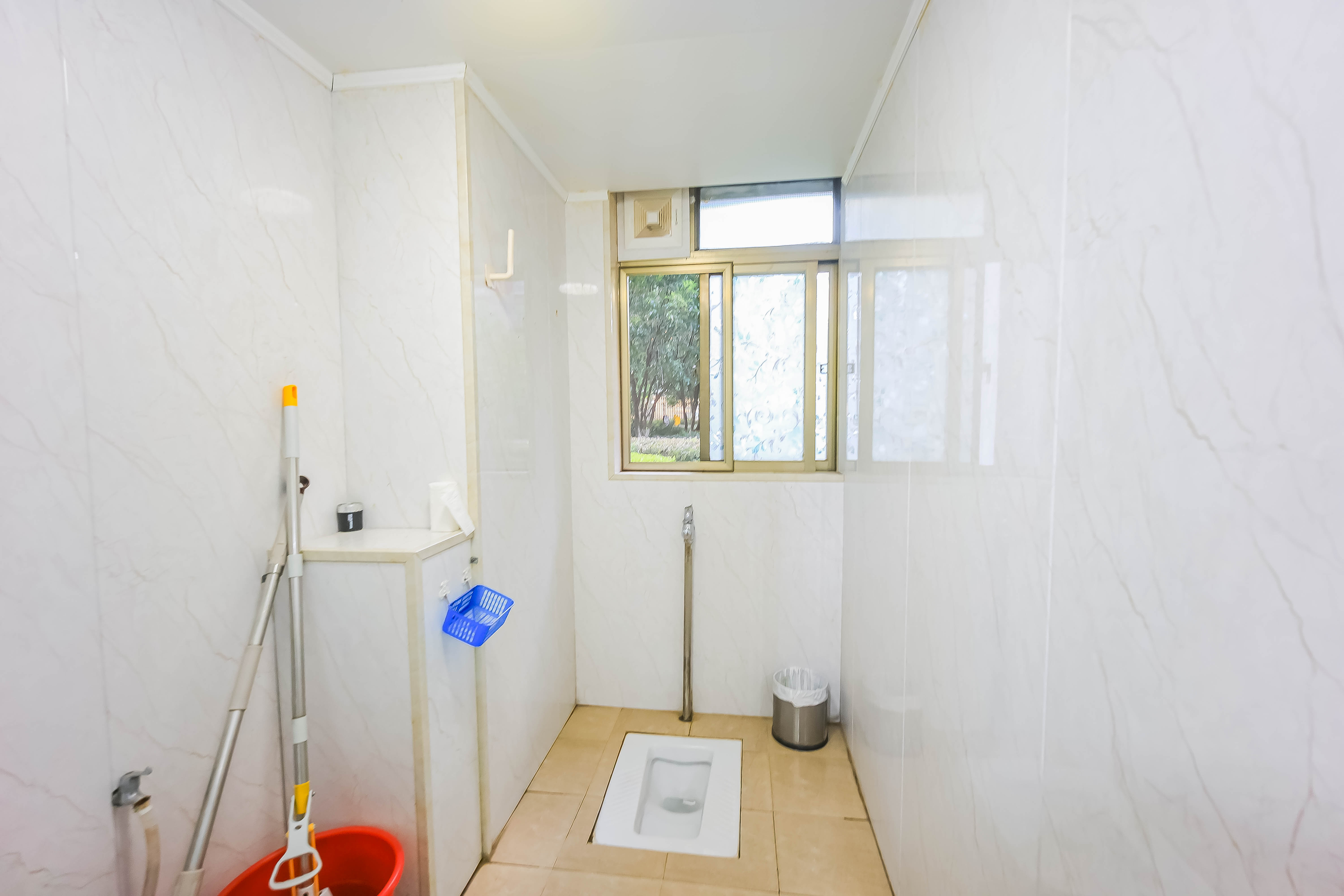 中天枫景园  3室2厅2卫    310.0万卫生间