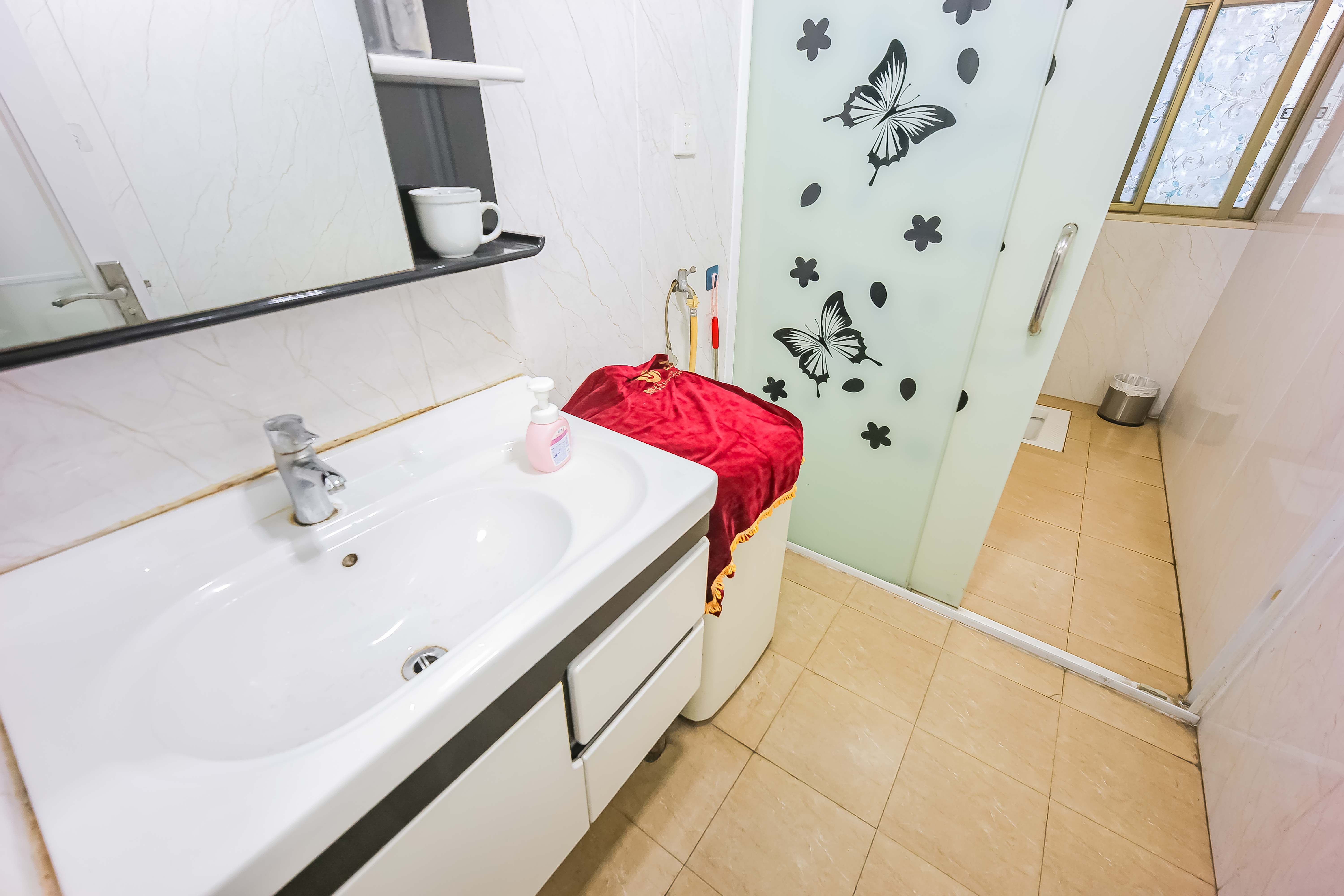 中天枫景园  3室2厅2卫    310.0万卫生间