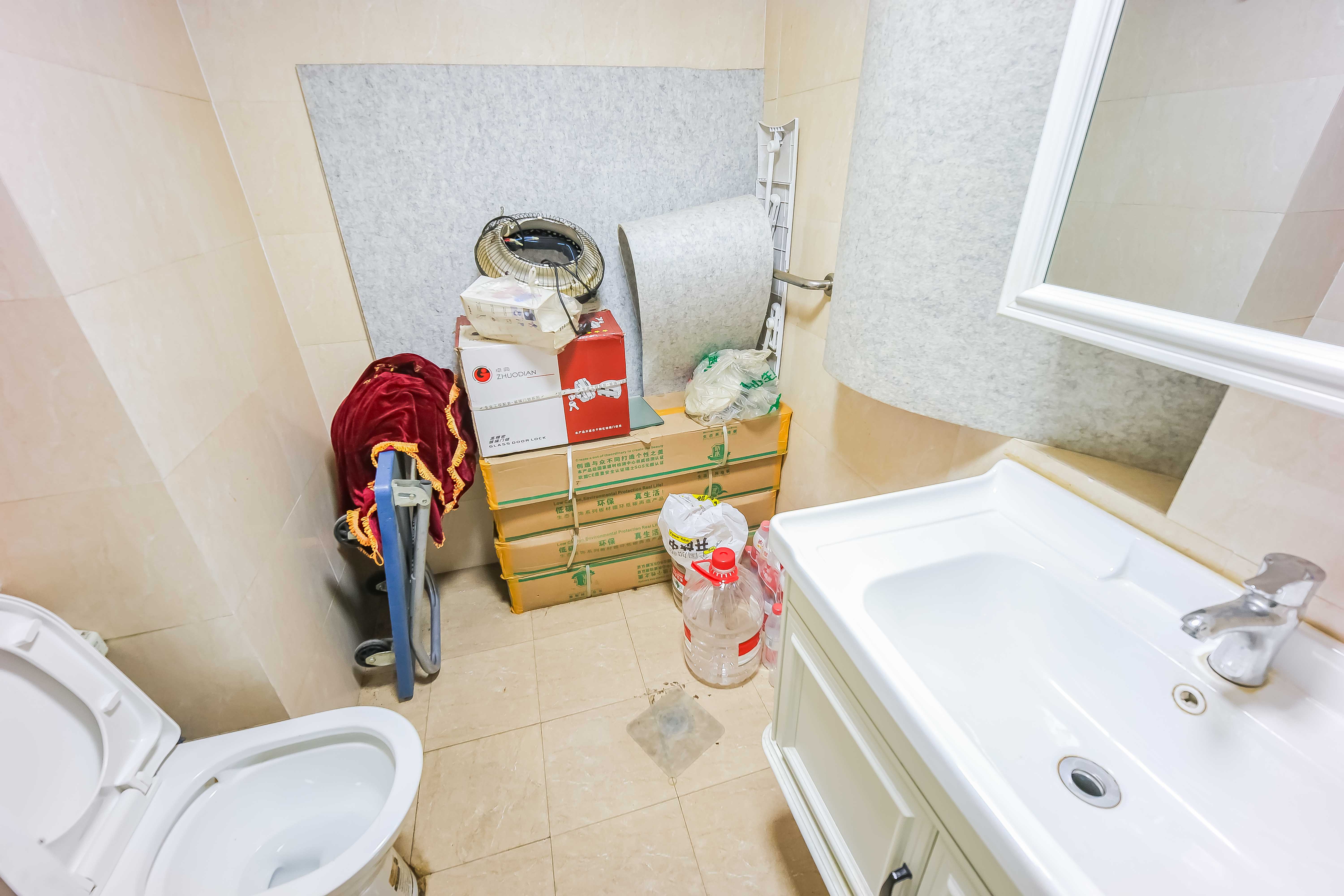 中天枫景园  3室2厅2卫    310.0万卫生间