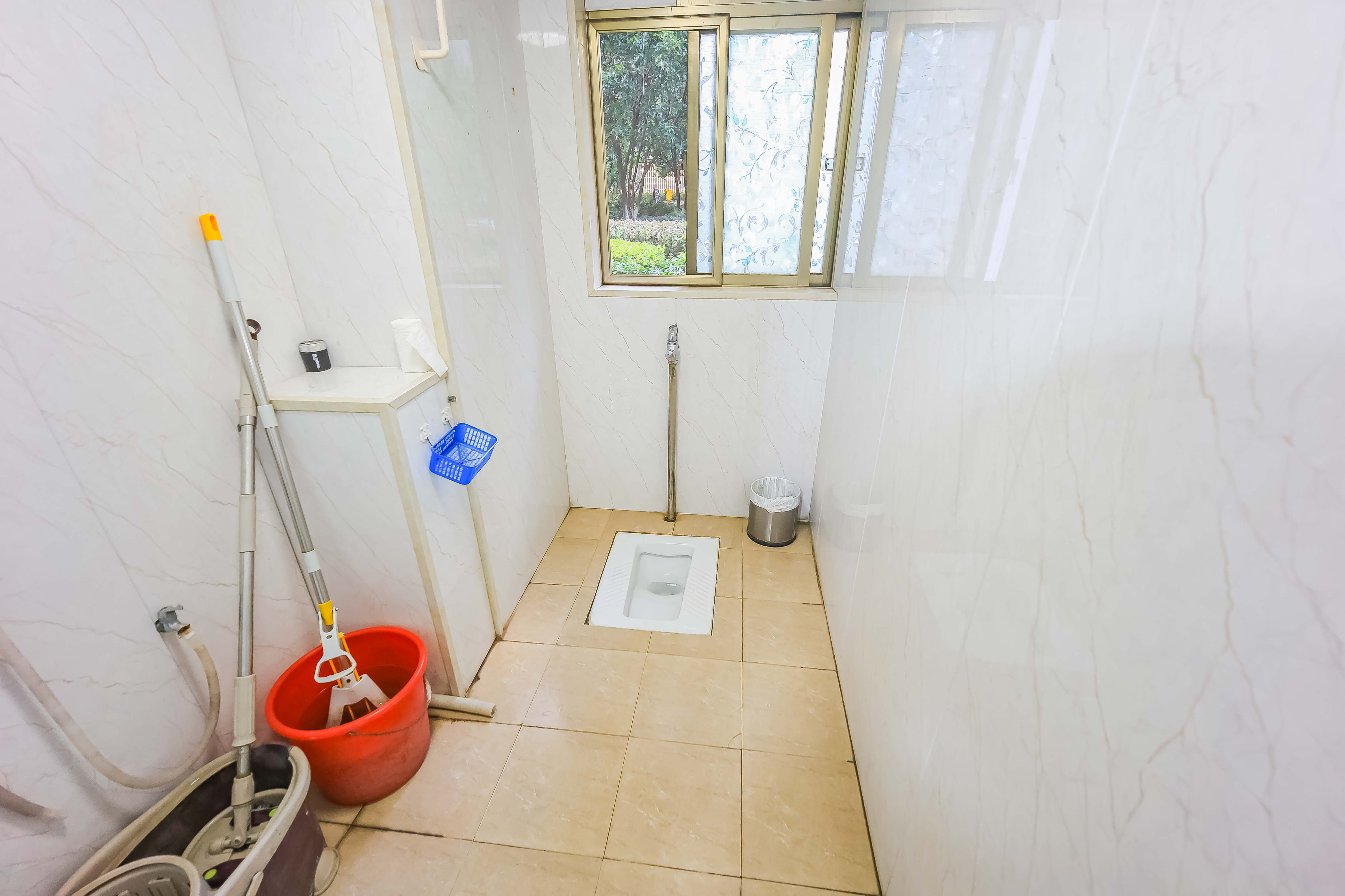 中天枫景园  3室2厅2卫    310.0万卫生间